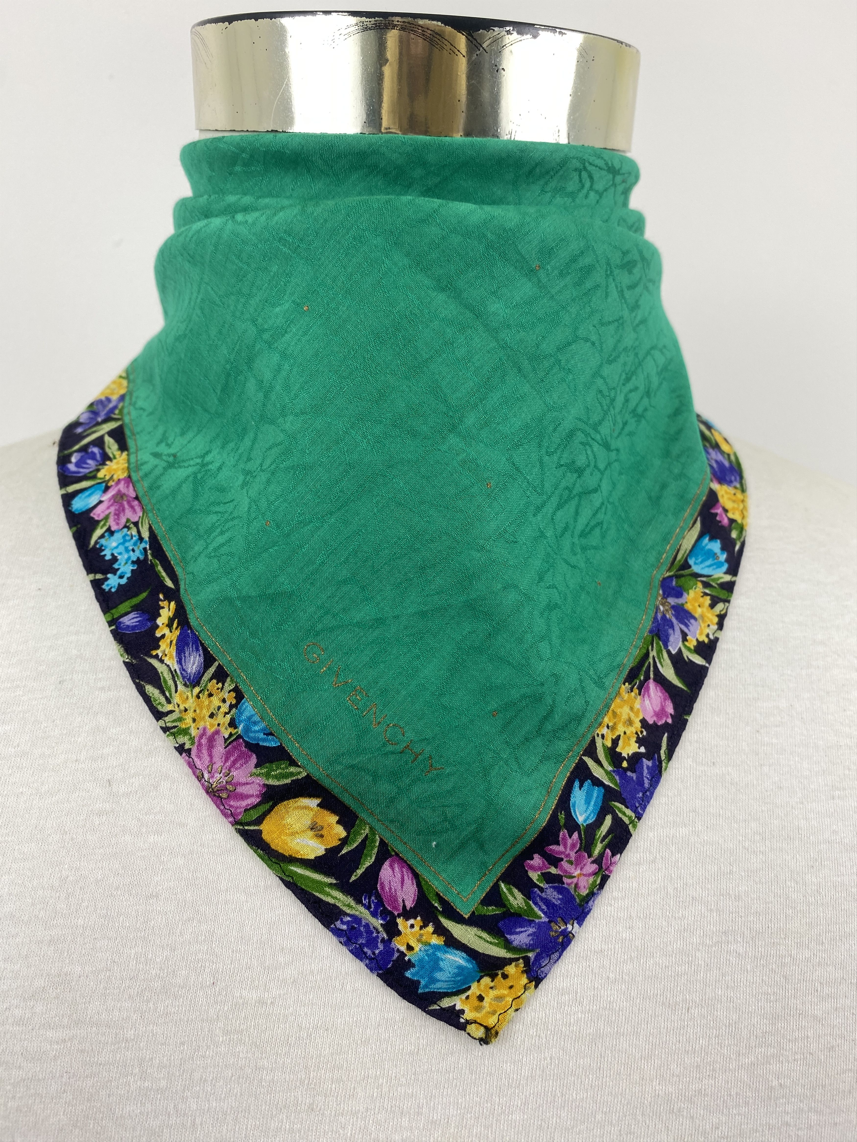Givenchy Vintage Givenchy Handkerchief / Neckerchief HKC0774 Size ONE SIZE - 2 Thumbnail