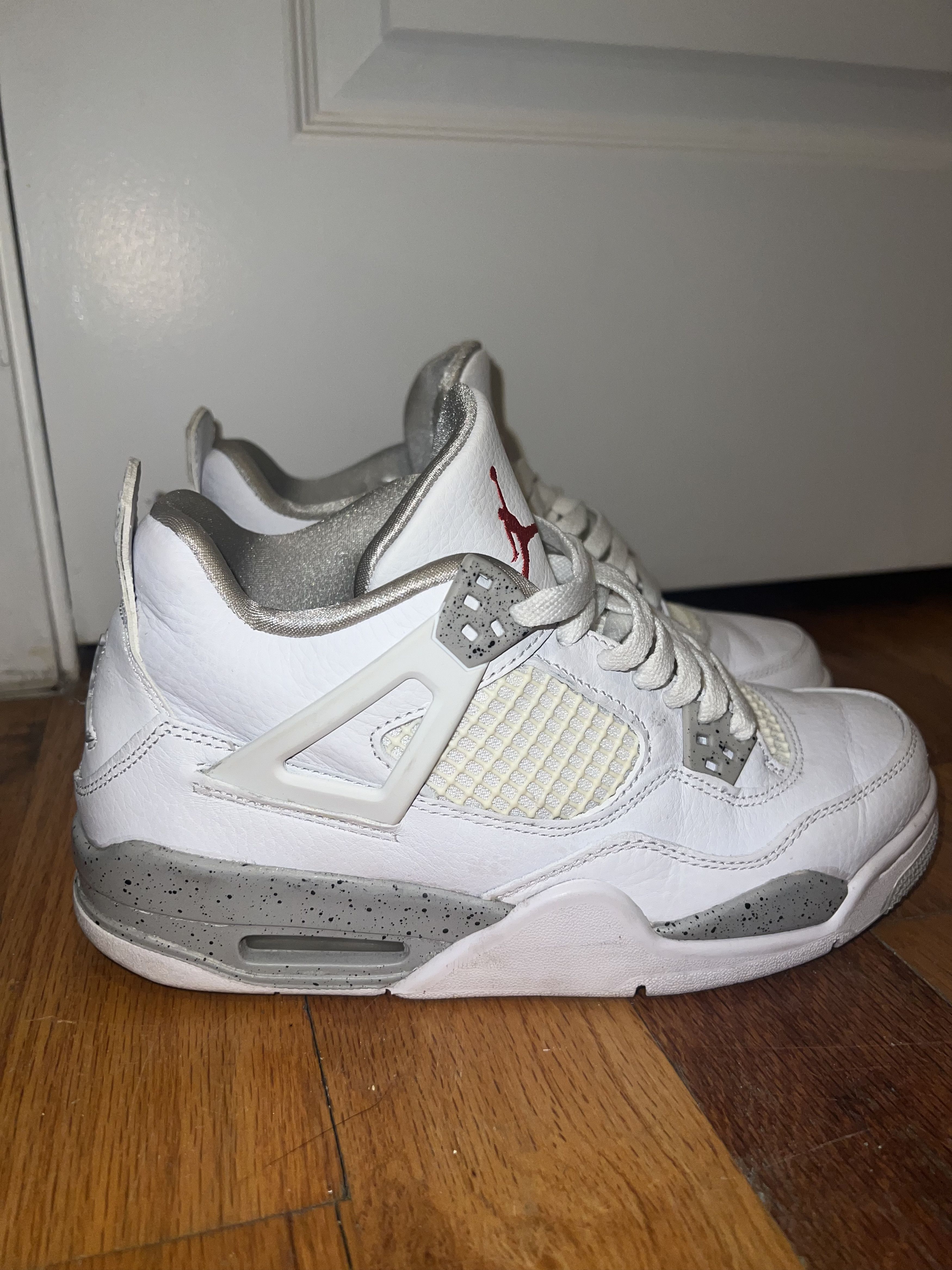 Nike Nike Jordan 4 Retro White Oreo 6.5 Youth GS, Used Once Size US 6.5 / EU 39-40 - 3 Thumbnail