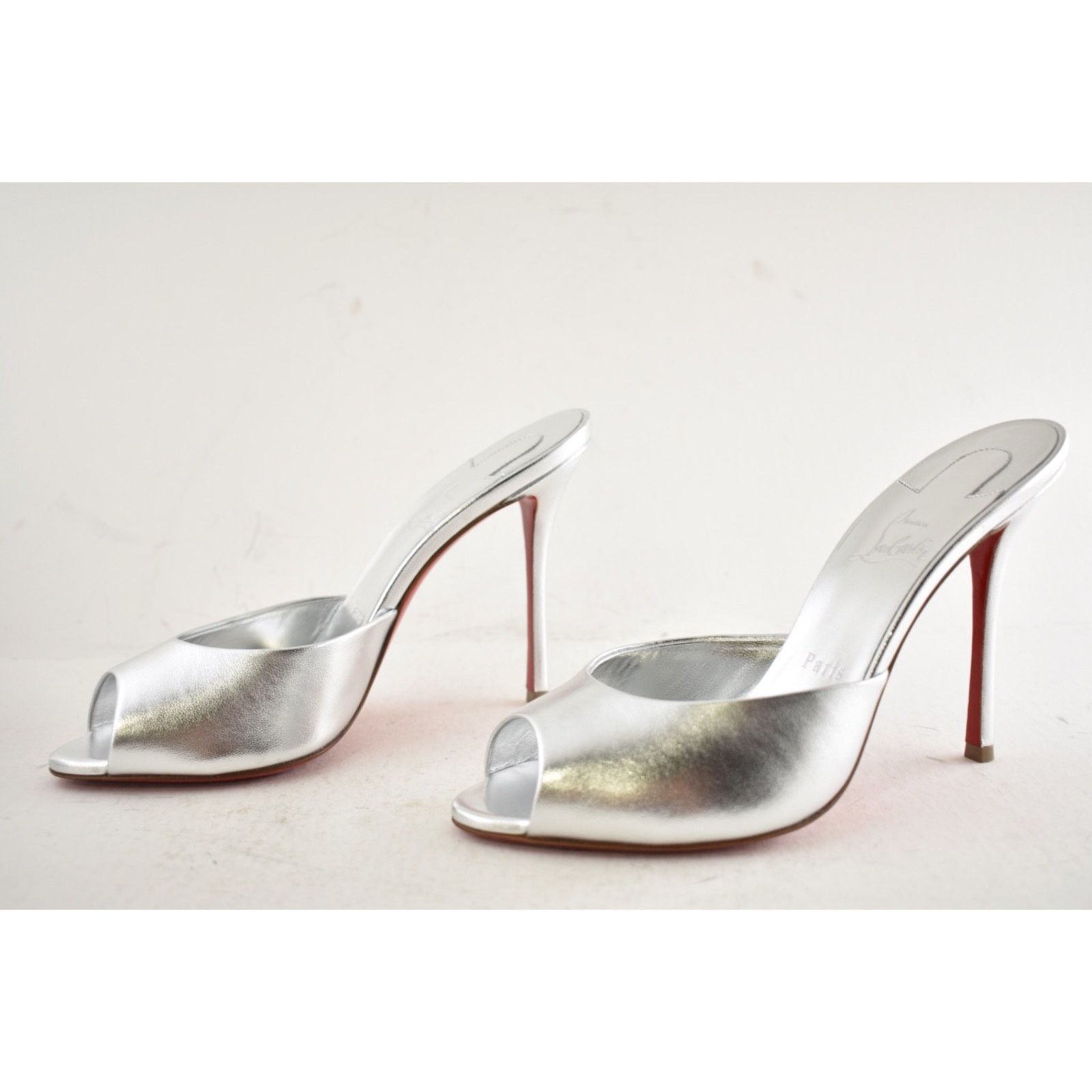 Christian Louboutin Christian Louboutin Me Dolly Silver Nappa Backless Mule 39 Size US 9 / IT 39 - 12 Thumbnail