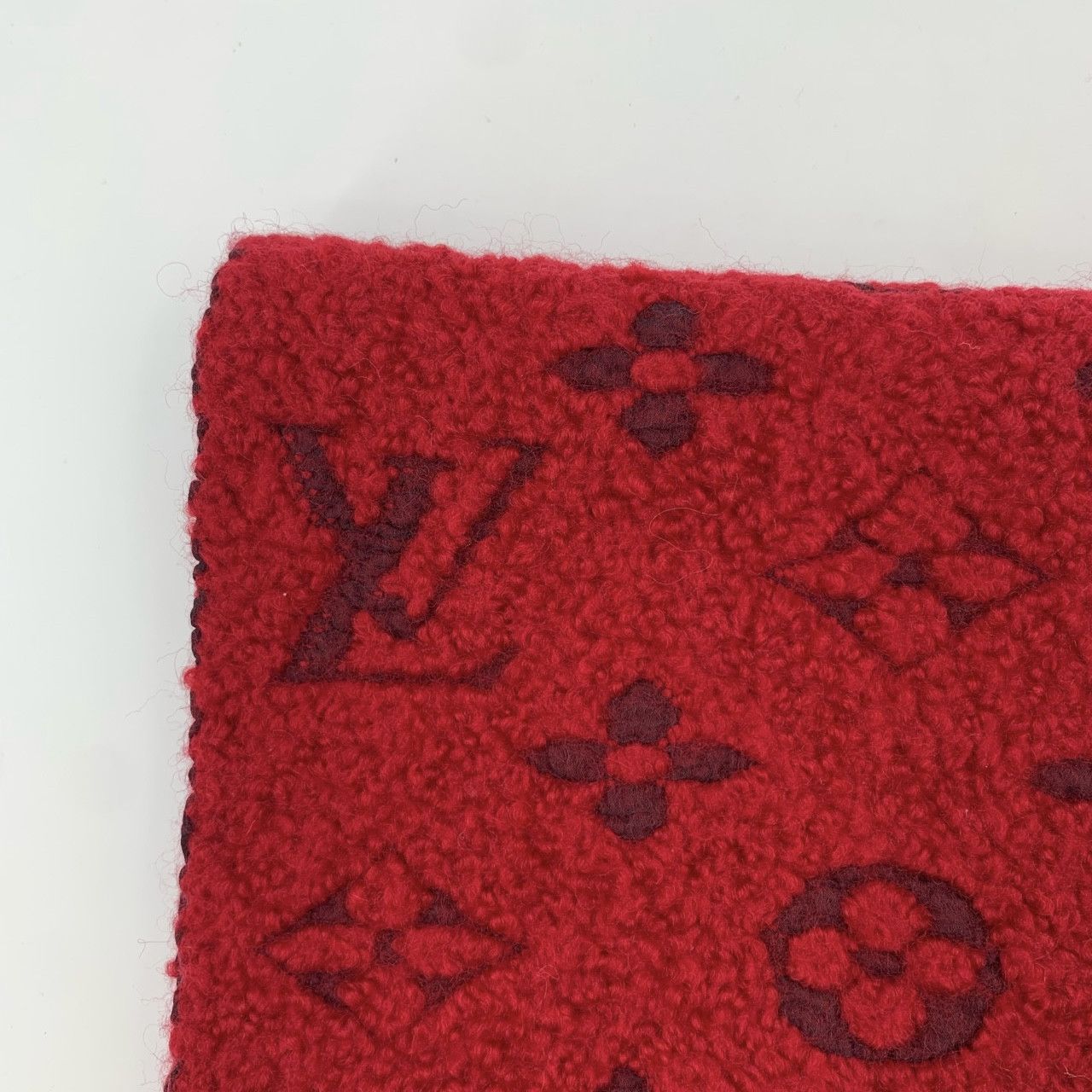 Louis Vuitton Louis Vuitton Monogram Red Wool-Silk Fringe Scarf (126×28cm) Size ONE SIZE - 7 Thumbnail