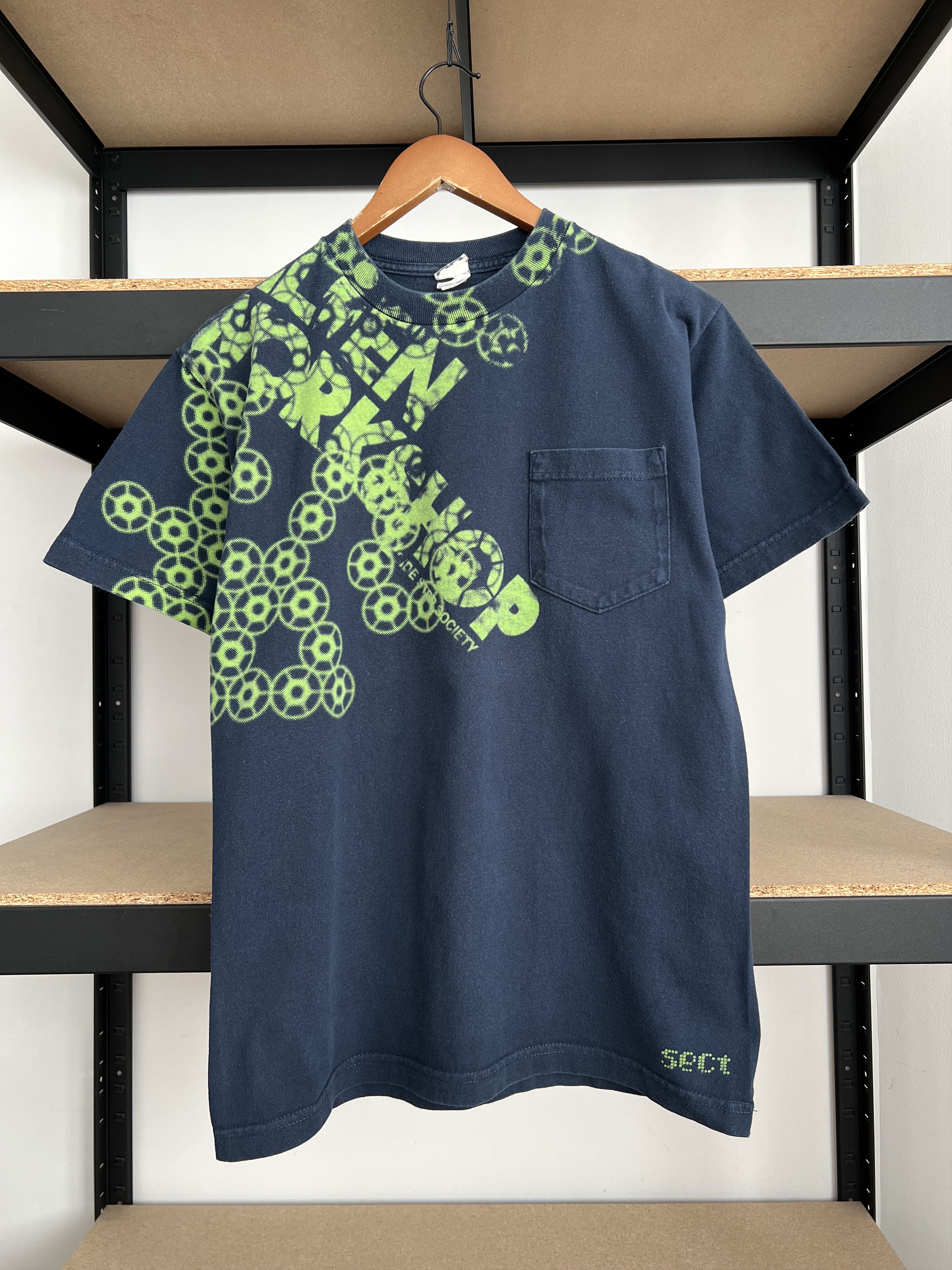 Alien Workshop Vintage 2000s Alien Workshop Skateboards Pocket T-shirt Size US M / EU 48-50 / 2 - 1 Thumbnail