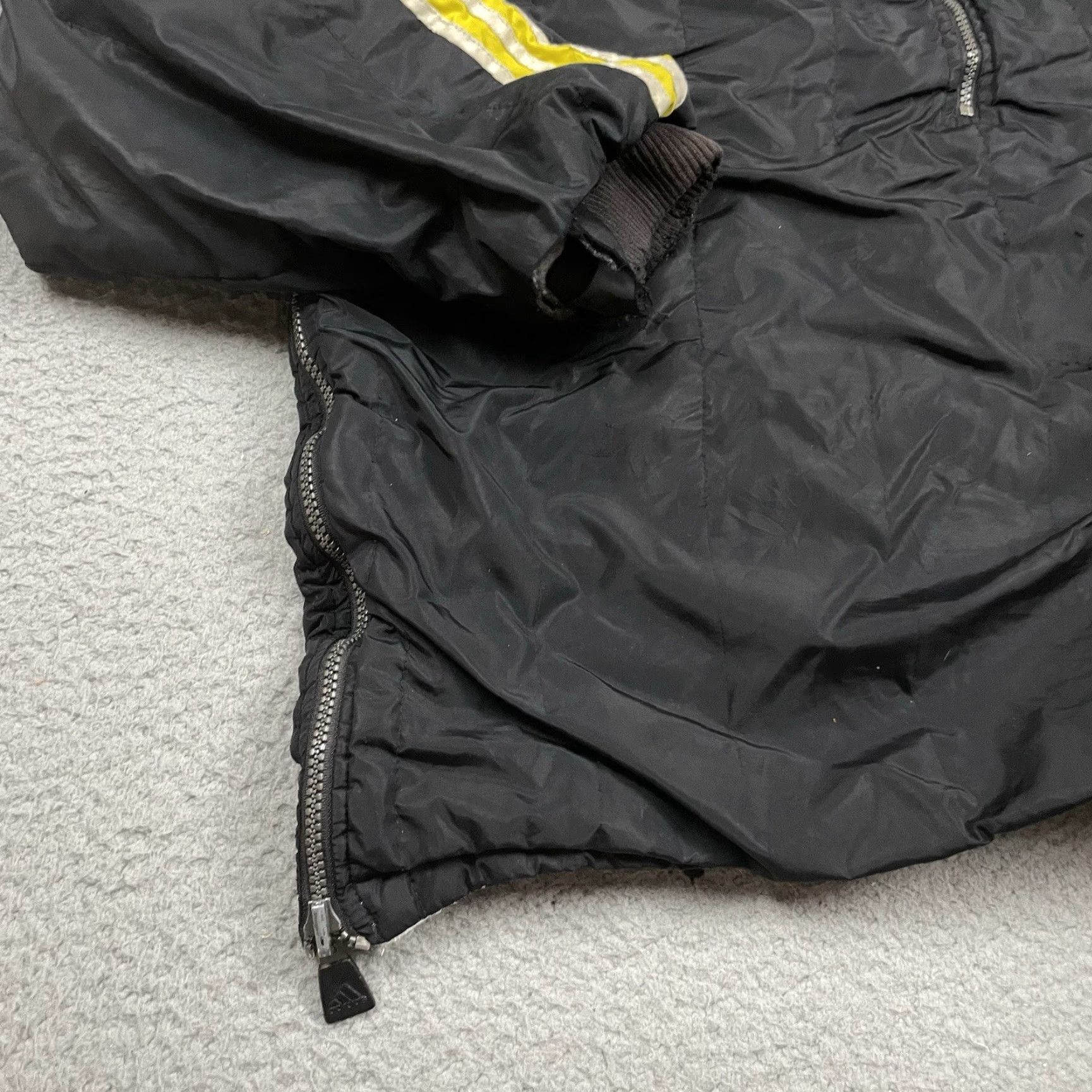 Adidas VINTAGE Adidas Jacket Mens Black Reversible Windbreaker Hooded Embroidered Gray Size M Size US M / EU 48-50 / 2 - 6 Thumbnail