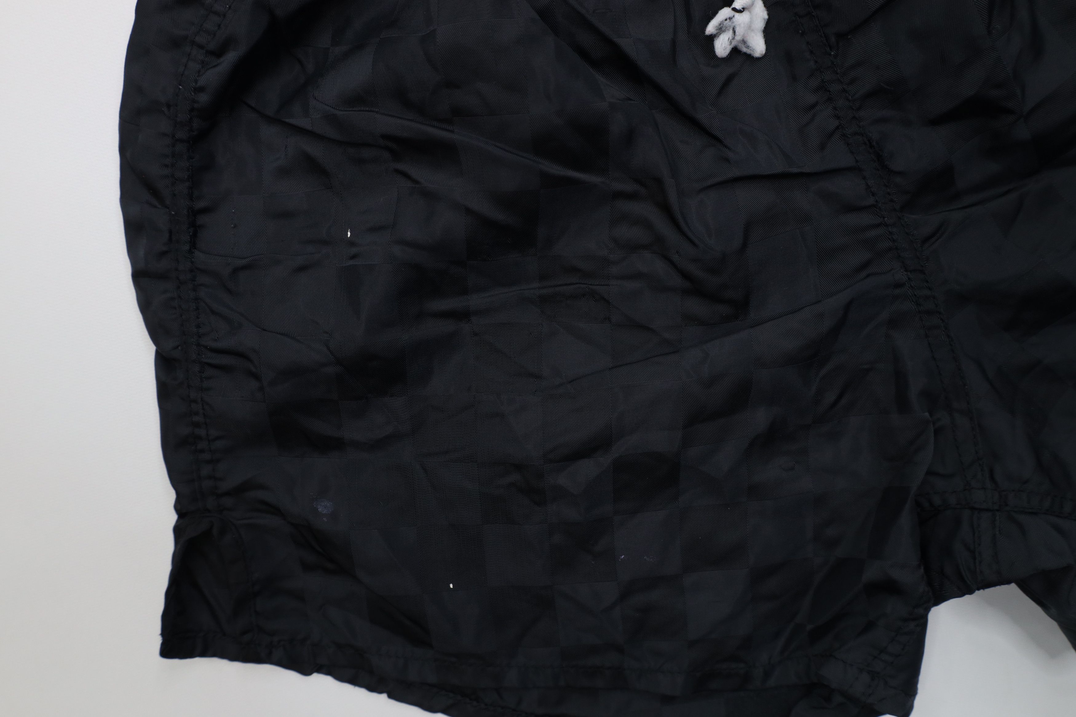 Vintage Vintage 90s Checkered Nylon Running Soccer Shorts Black USA Size US 32 / EU 48 - 5 Thumbnail