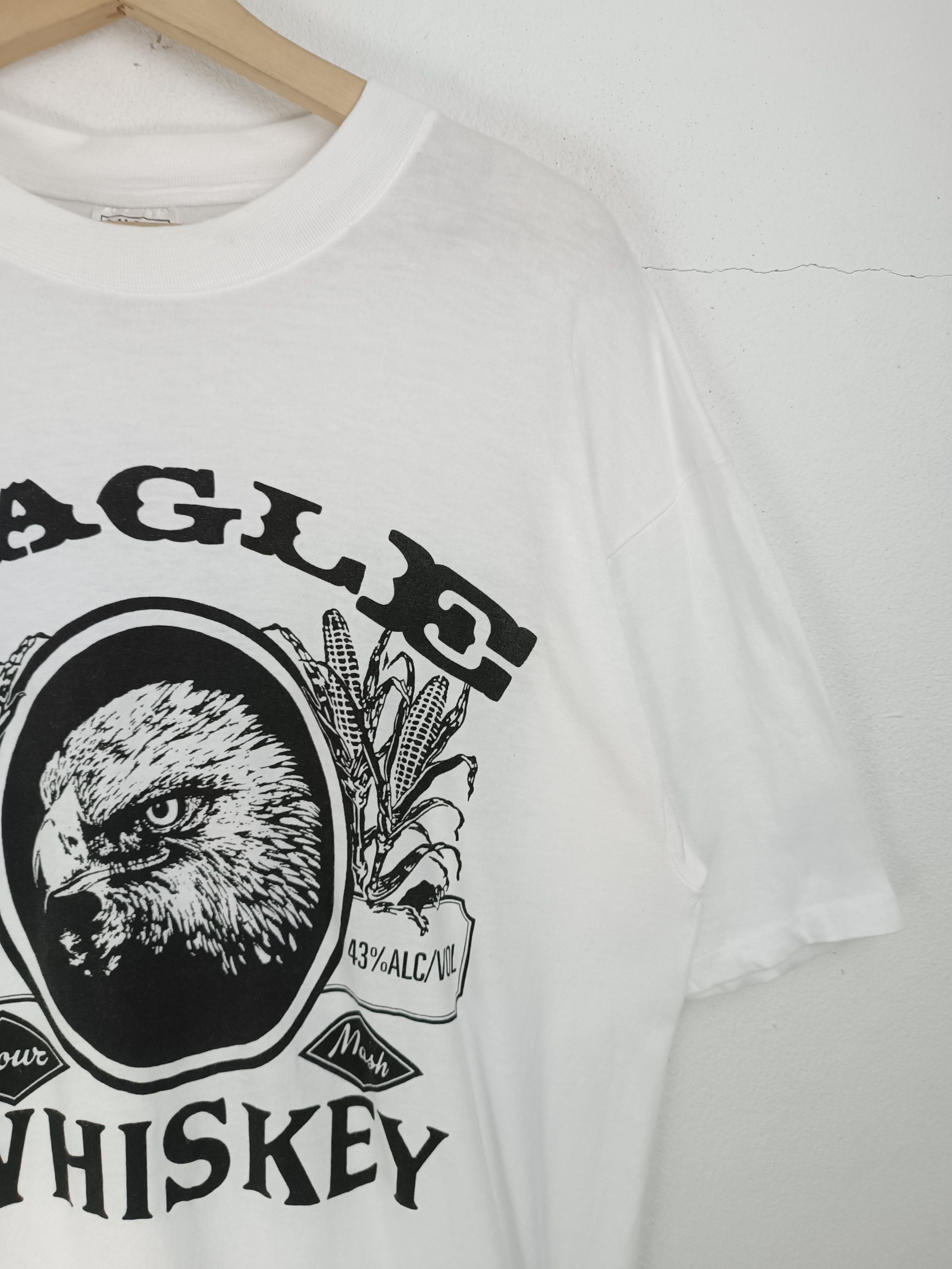 Vintage VINTAGE 90'S EAGLE WHISKEY TEE corona glenlivet chivas Size US L / EU 52-54 / 3 - 8 Thumbnail