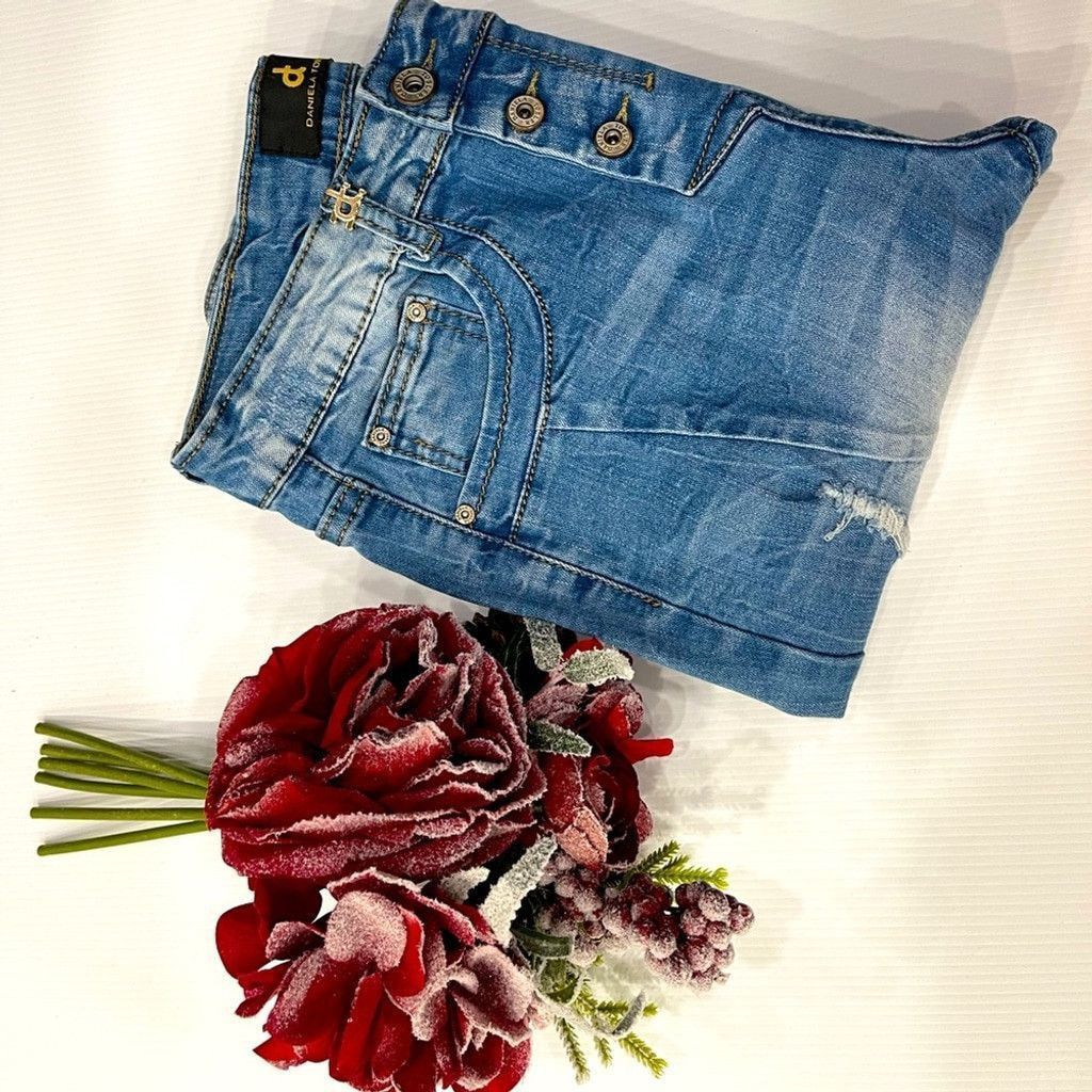 Other Daniela Tobler blue washed skinny jeans Size 25 Size 25" / US 0 / IT 36 - 1 Thumbnail