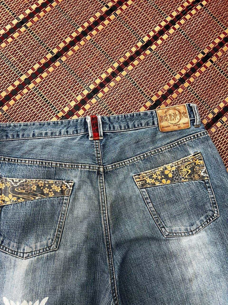 Designer Karakuri Tamashi Embroidery Distressed Jeans Size US 40 / EU 56 - 9 Thumbnail