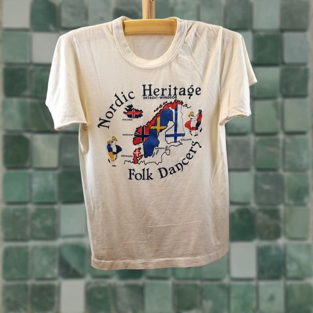 Vintage VINTAGE 80' NORDIC HERITAGE FOLK DANCERS SINGLE STITCH PAPER THIN T-SHIRT SZ S Shirt Men White 80s Retro USA Size US S / EU 44-46 / 1 - 1 Thumbnail