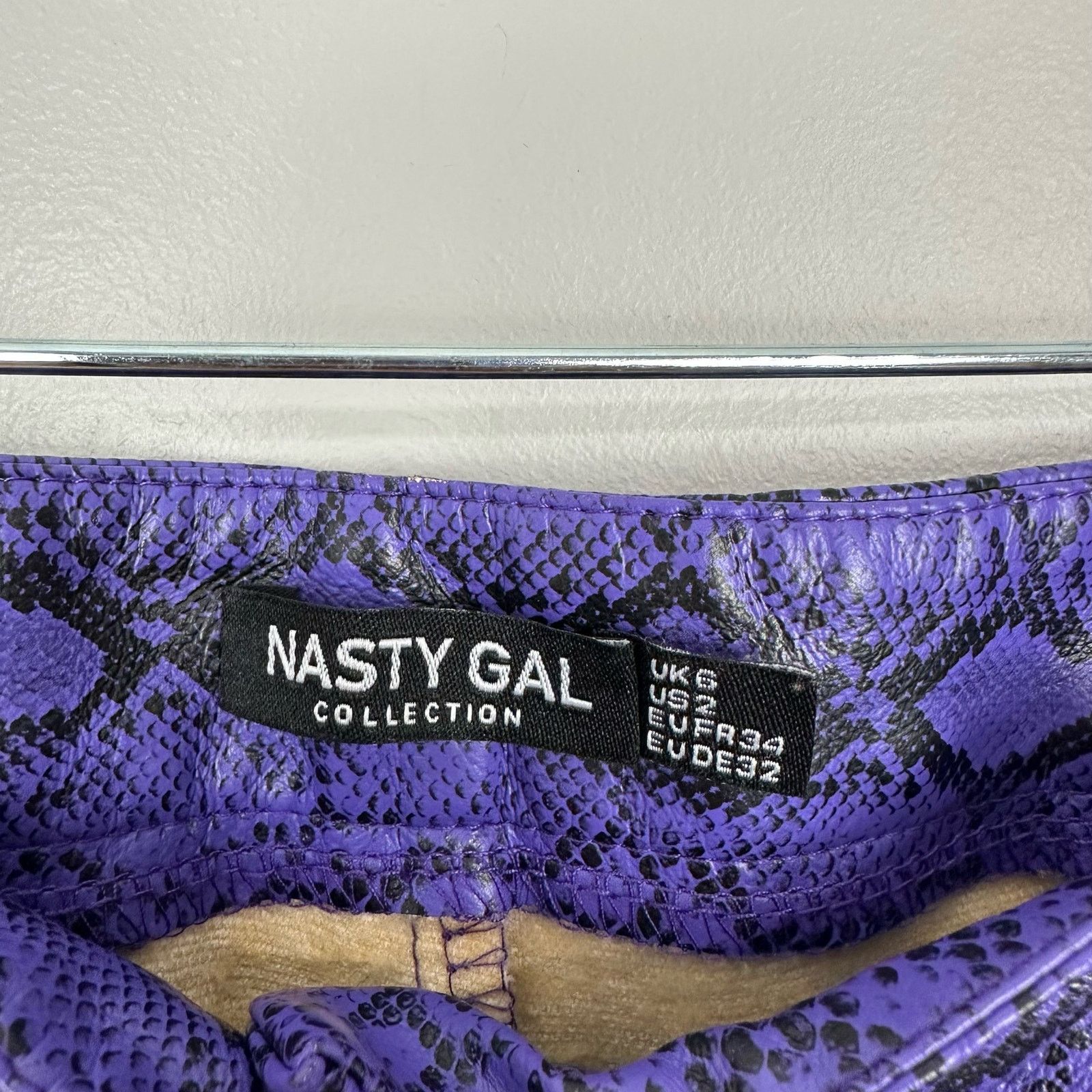 Nasty Gal Nasty Gal Purple Faux Leather Snake Skin High Waist Pants 2 Size 26" / US 2 / IT 38 - 7 Thumbnail