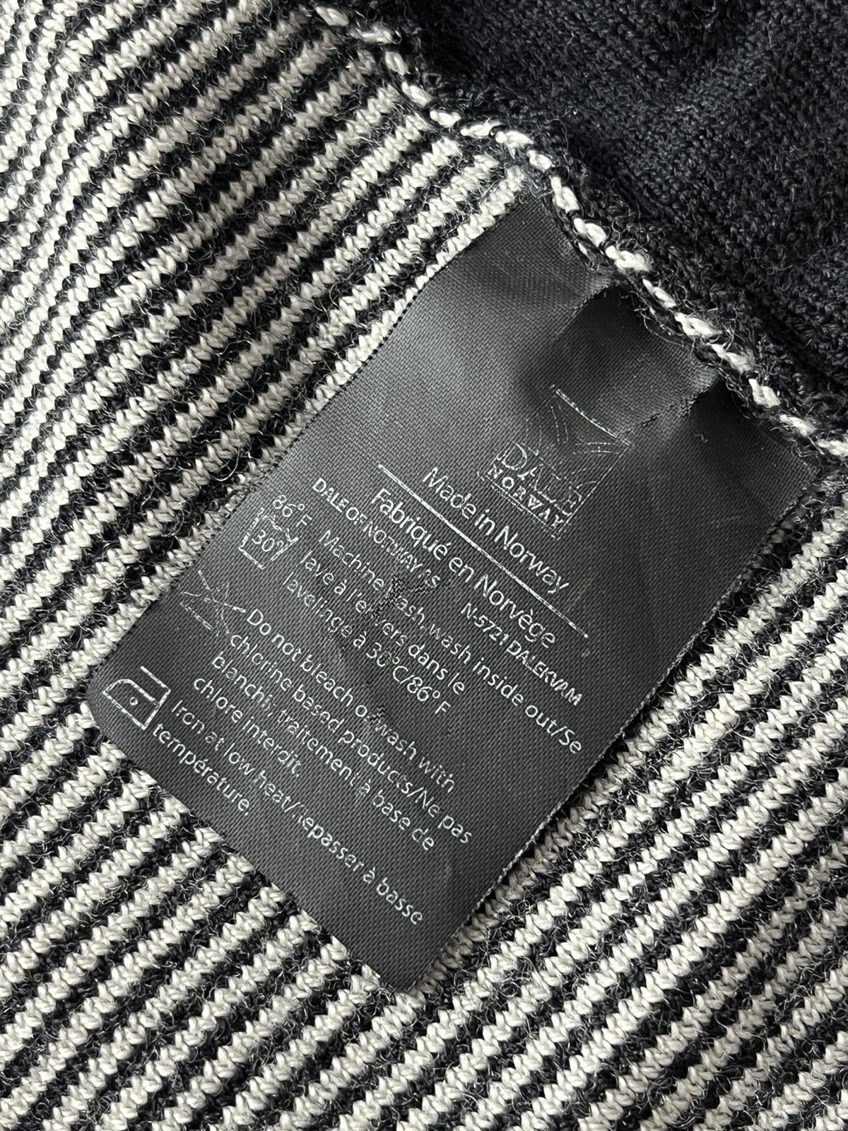 Dale Of Norway Dale Of Norway Men's Knit Zip Sweater Stars Size XL Outdoor Size US XL / EU 56 / 4 - 9 Thumbnail