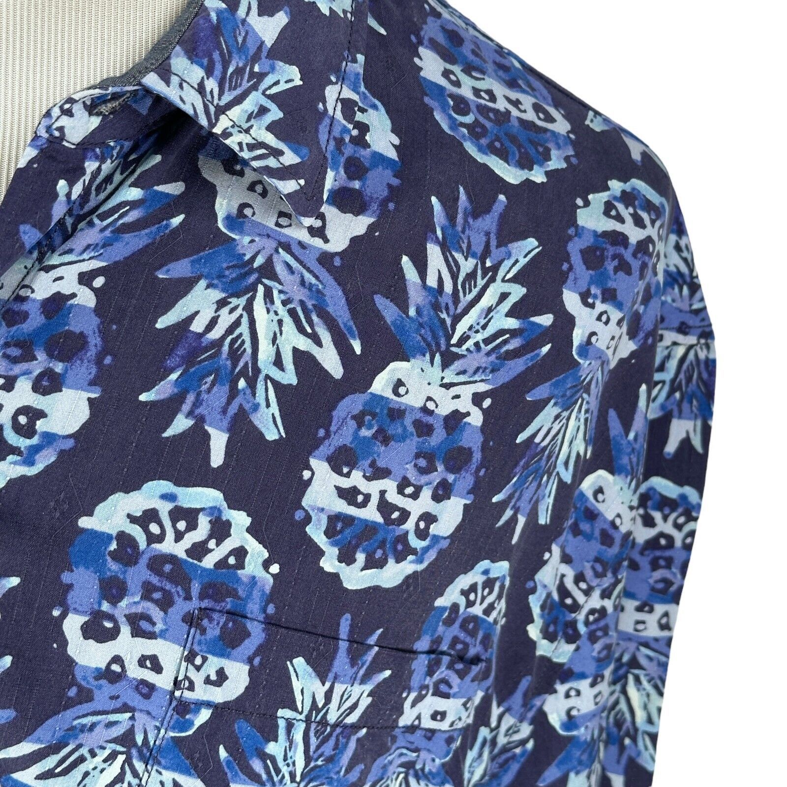 Tommy Bahama Tommy Bahama Shirt Men's 3XL Blue Pineapple Party Camp Silk Size US XXL / EU 58 / 5 - 3 Thumbnail