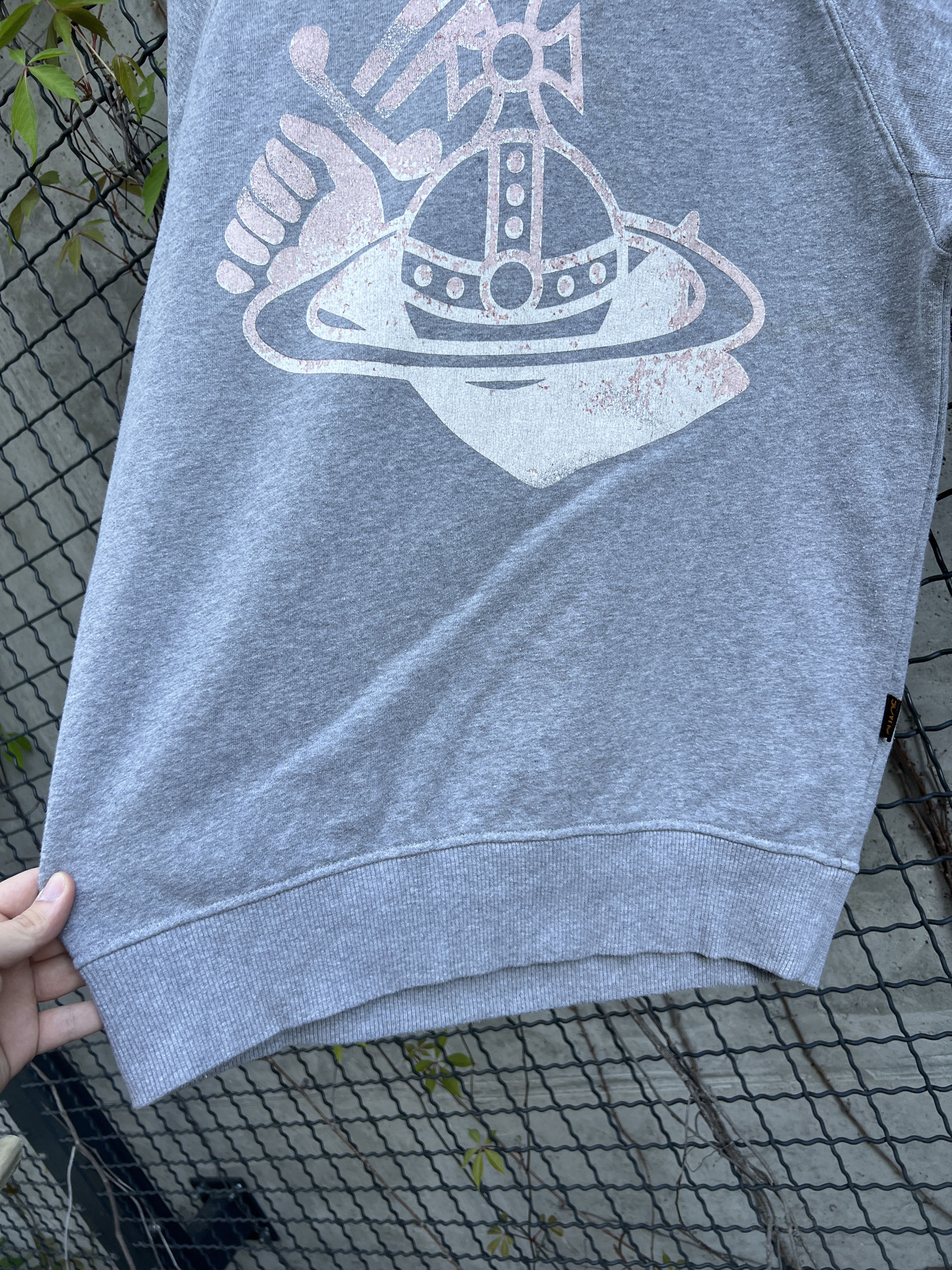 Vintage Vivienne Westwood Anglomania Chaos Gray Sweatshirt Size US S / EU 44-46 / 1 - 18 Thumbnail