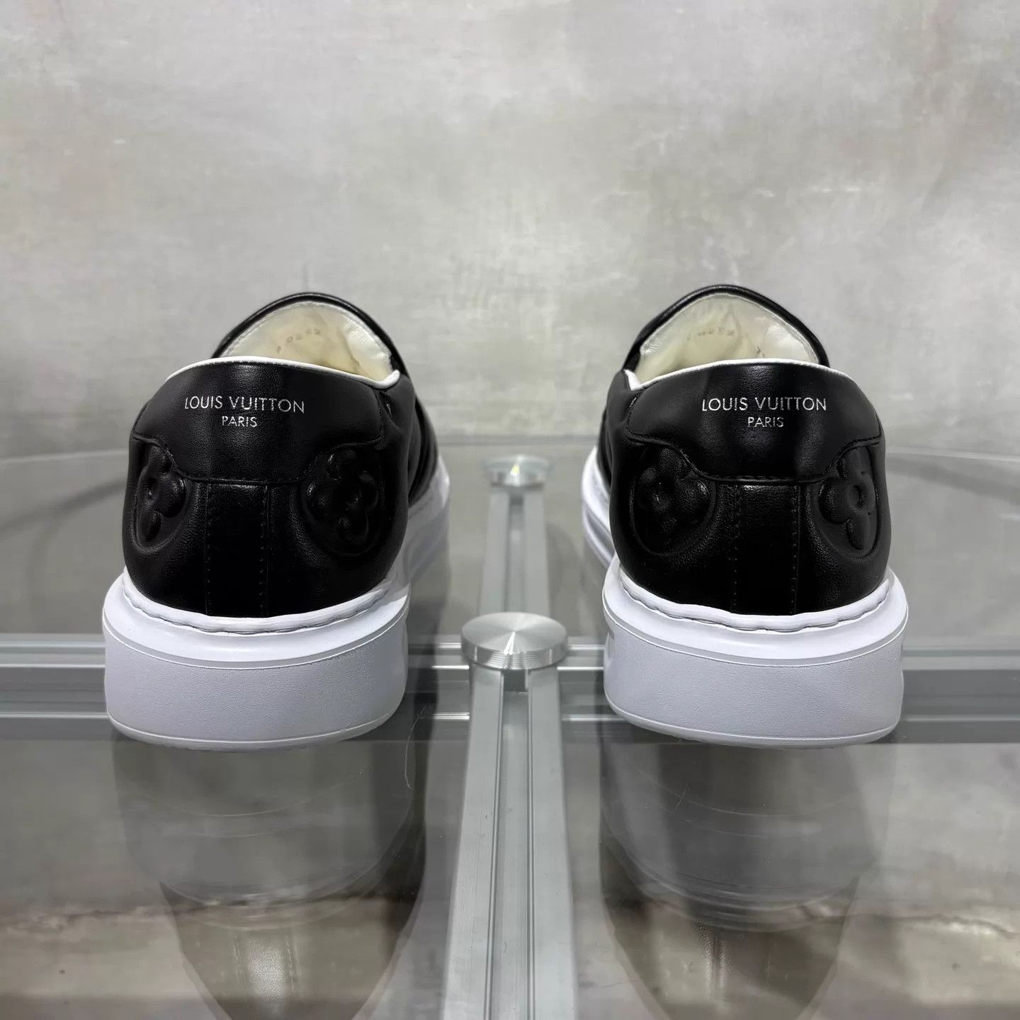 Louis Vuitton Beverly Hills black and white BNIB UK7.5/41.5