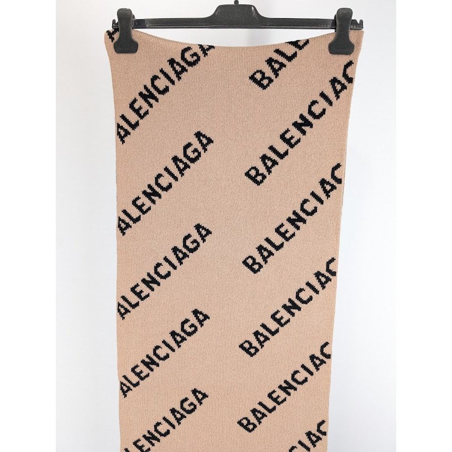 Balenciaga o1rshd1 Size: OS / Logo Scarf in Beige Size ONE SIZE - 12 Thumbnail