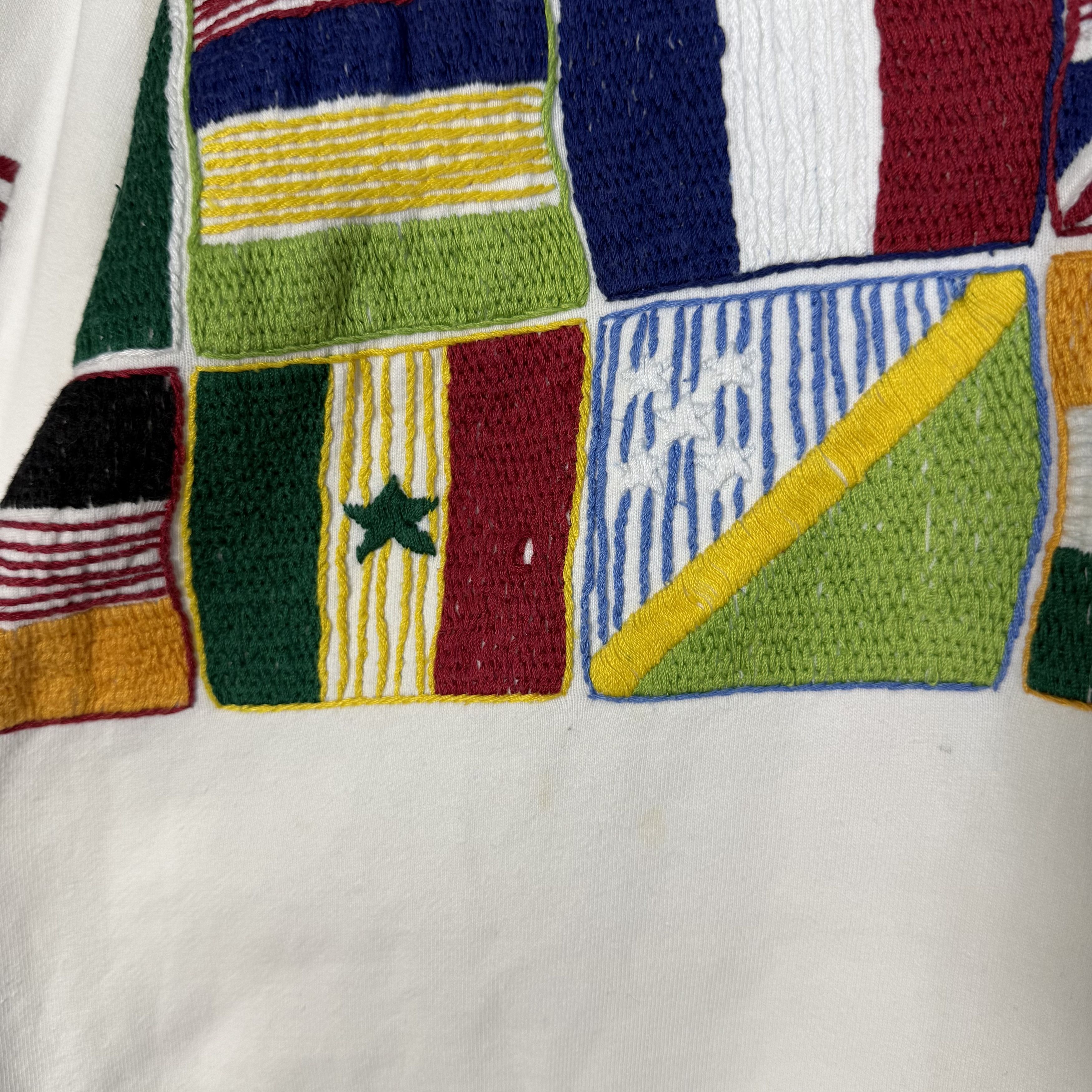 Japanese Brand Vintage Banana Moon Country Flag Sweatshirt Crewneck Size US S / EU 44-46 / 1 - 4 Thumbnail