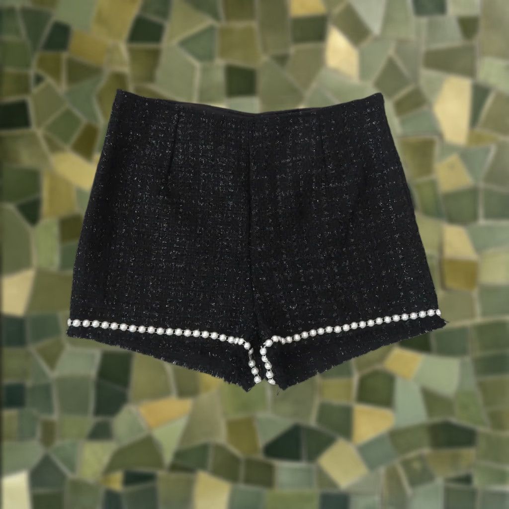 Vintage Sugar Thrillz Moments of Chic Tweed Shorts Black w/ Pearl Trim M Women Regular High Rise Party/Cocktail Casual 2 in inseam Size 32" / US 10 / IT 46 - 1 Thumbnail