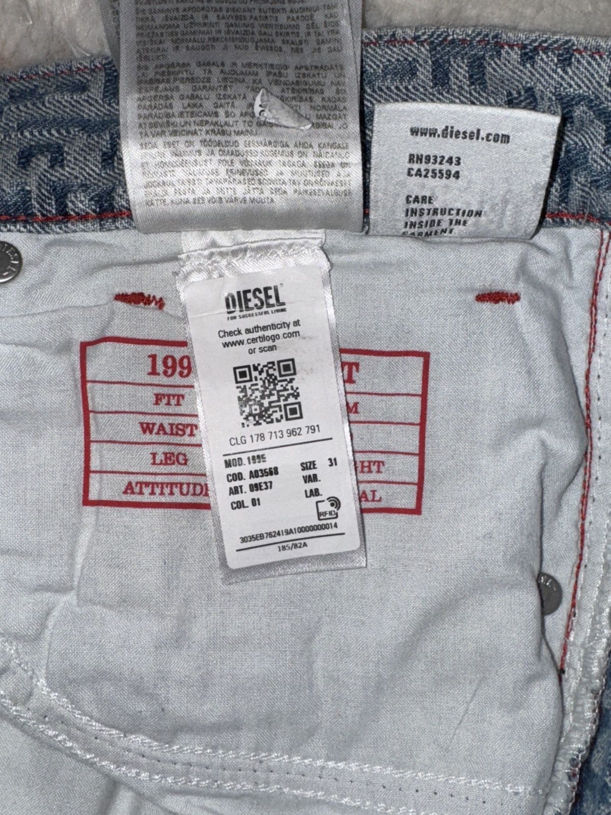 Diesel Diesel 1995 logo-print Jeans Size US 31 - 9 Thumbnail