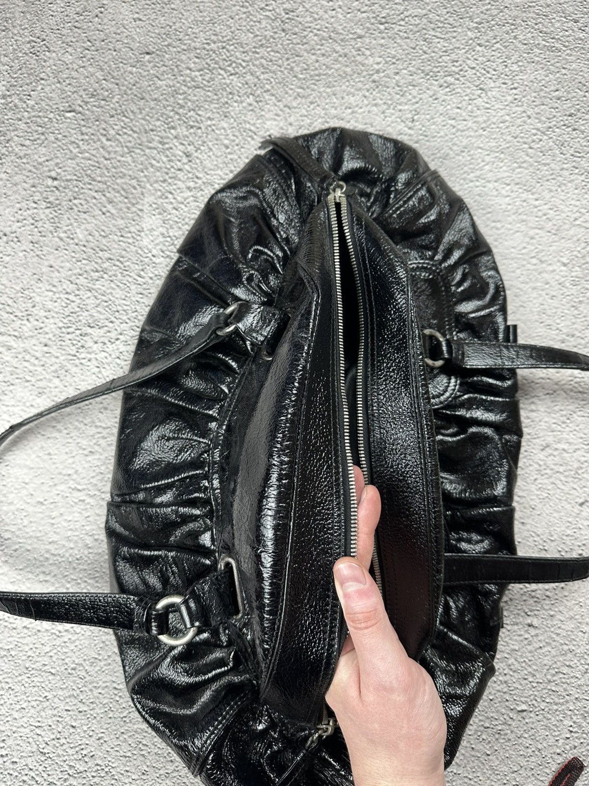 Moschino Moschino Black Patent Shoulder Bag Luxury Distressed Y2K SK8 Size ONE SIZE - 23 Thumbnail