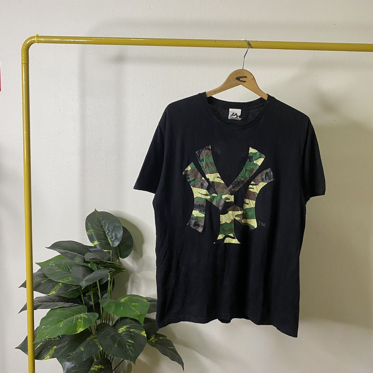 Majestic Y2K Majestic x NY Yankees MLB Camo Logo Tee Size US L / EU 52-54 / 3 - 1 Thumbnail