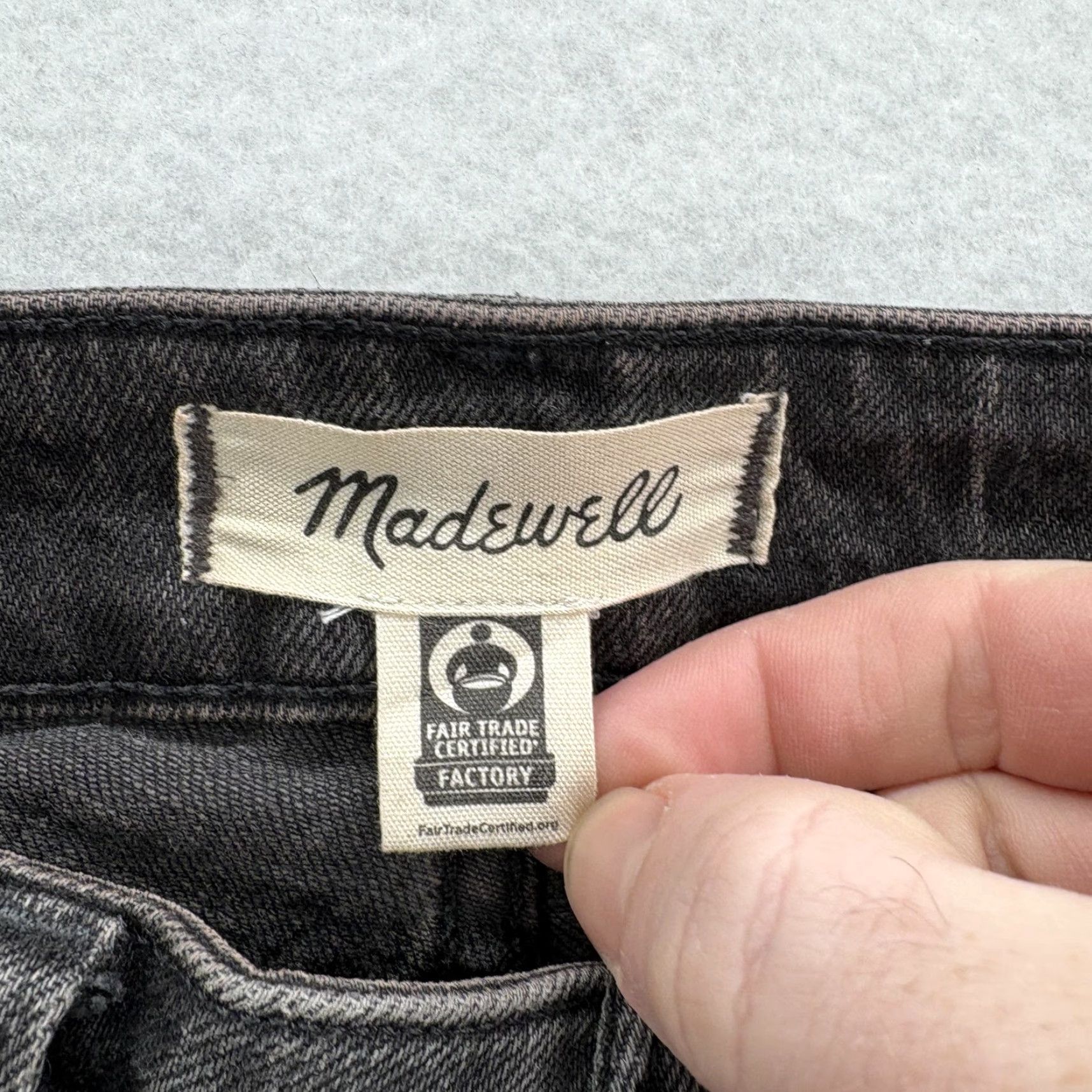 Madewell Madewell Jeans Womens 24 High Rise Curvy Straight Gray Denim 5-Pocket Distressed Fringe Cotton Blend Spandex Crop Vintage? No Size 42" / US 20 - 4 Thumbnail