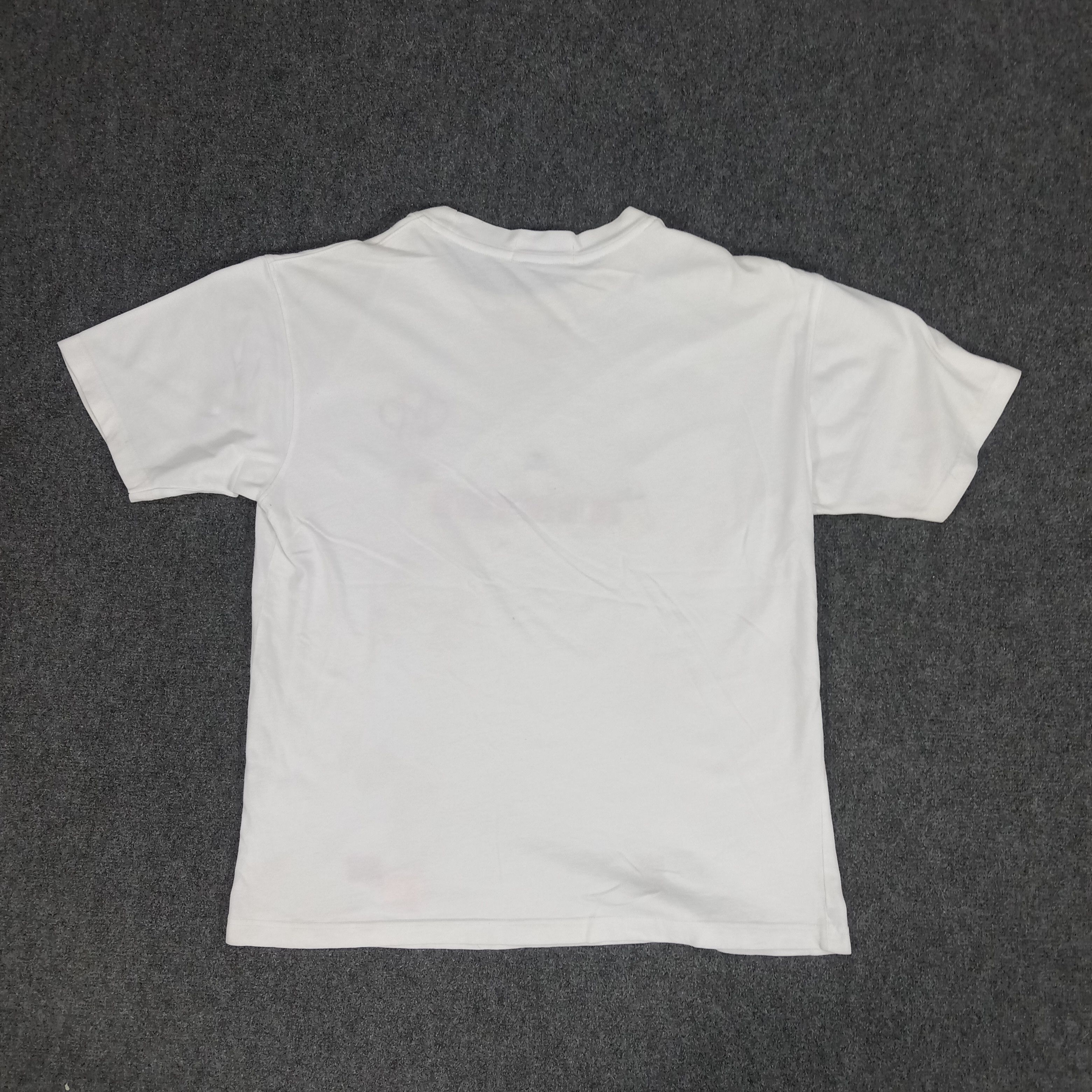 Burberry × Vintage Burberry London Luxury Brand Embroidery Tshirt Size US L / EU 52-54 / 3 - 6 Thumbnail