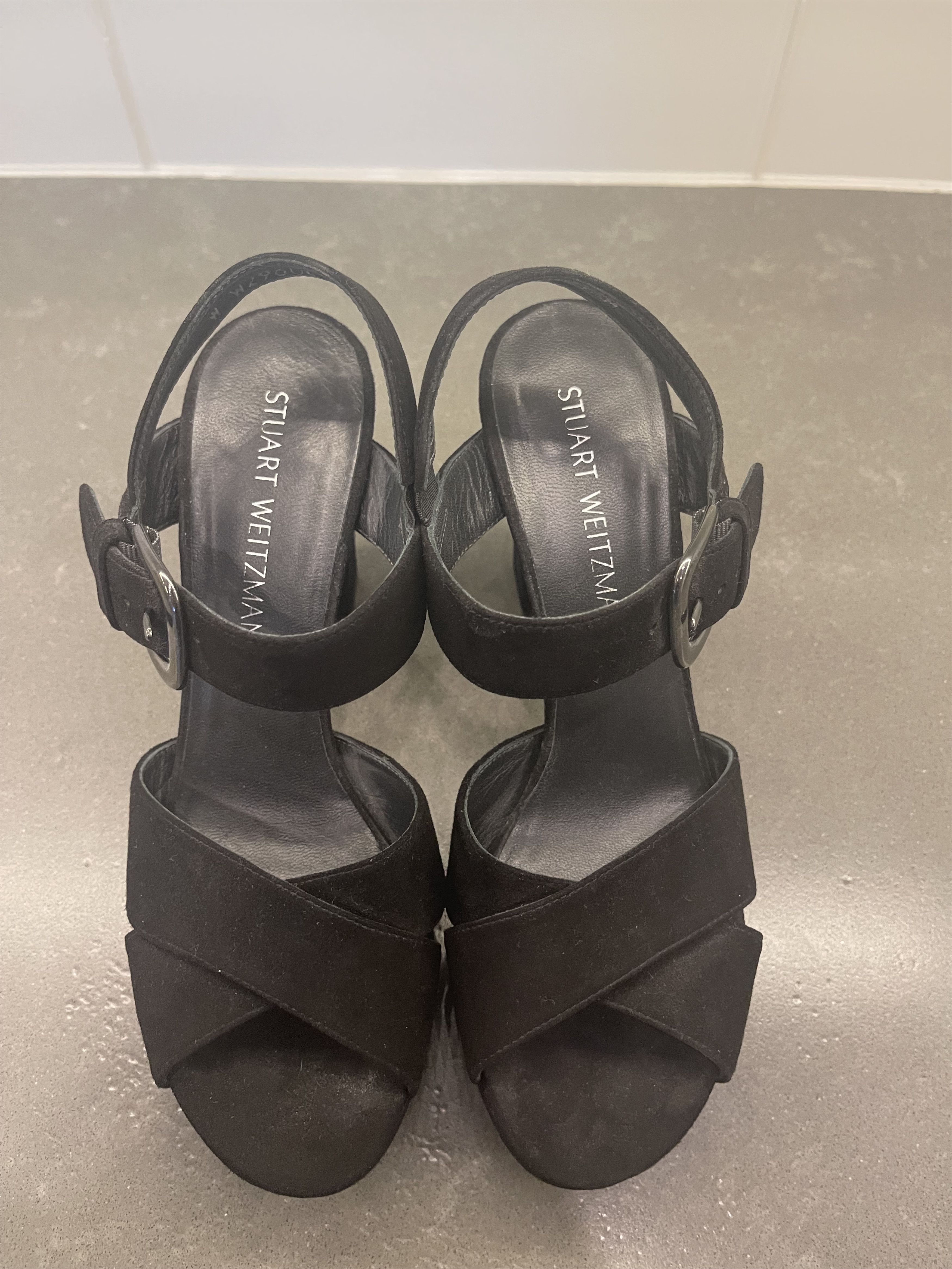 Stuart Weitzman Black Velvet Heels Size US 7.5 / IT 37.5 - 5 Thumbnail