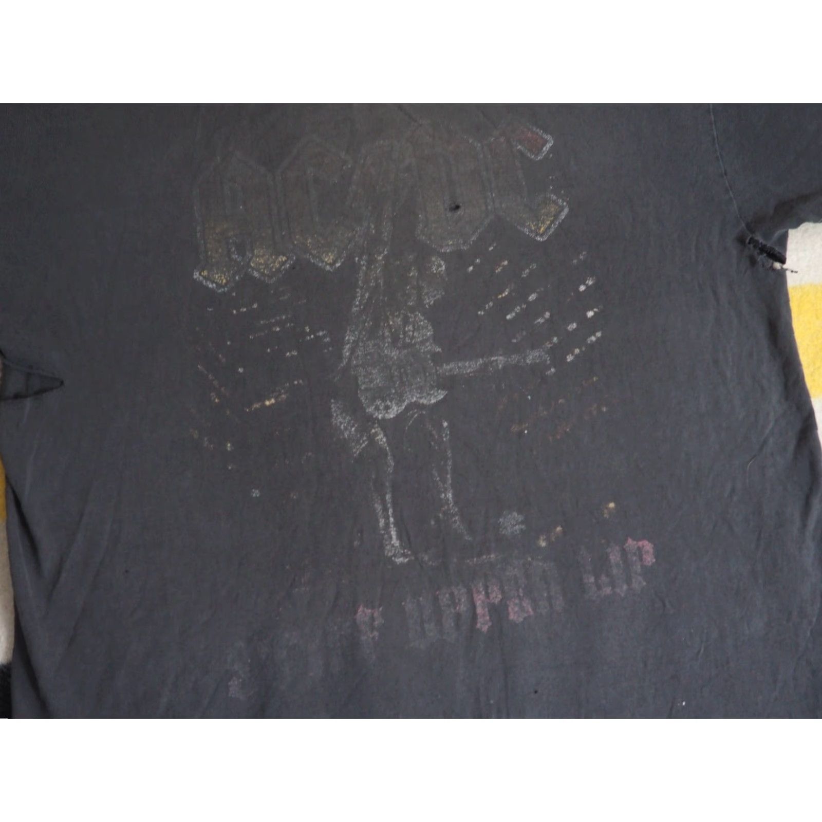 Gildan VTG AC/DC Stiff Upper Lip Distress Black Tee T-Shirt XL Men Shirt Graphic 2000s Grunge Band Size US XL / EU 56 / 4 - 7 Thumbnail