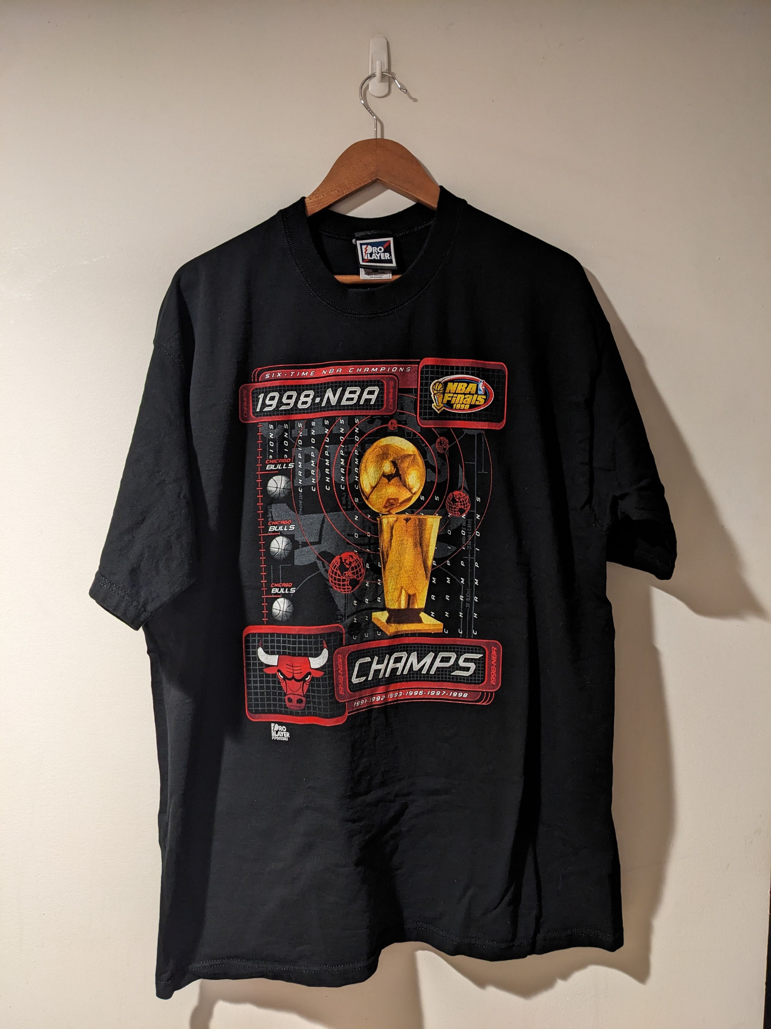 Vintage 1998 Chicago Bulls Basketball NBA Finals T-Shirt