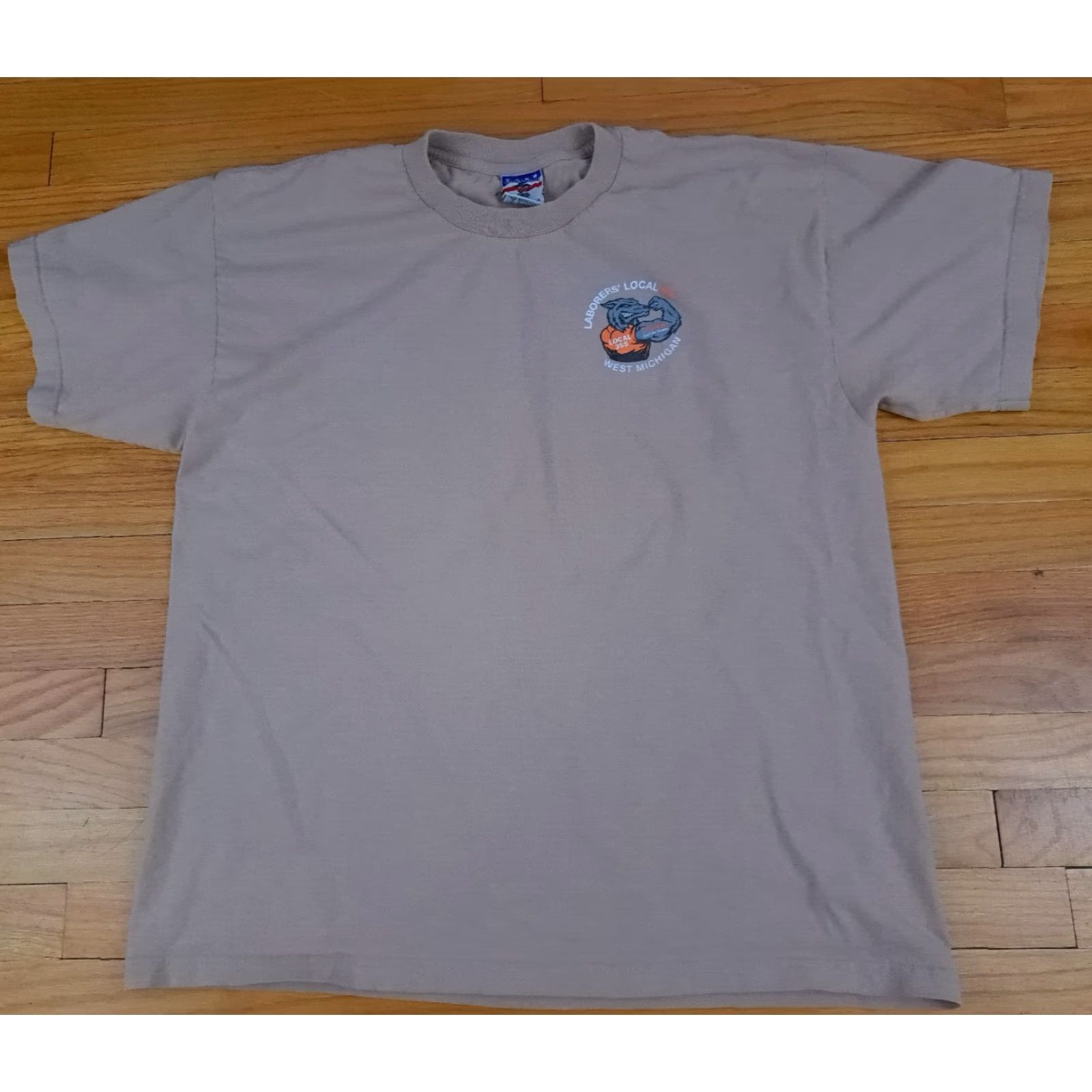 Vintage Union Made T-Shirt Men XL tan USA Laboreres Local 355 West Michigan Mens Size US XL / EU 56 / 4 - 3 Thumbnail