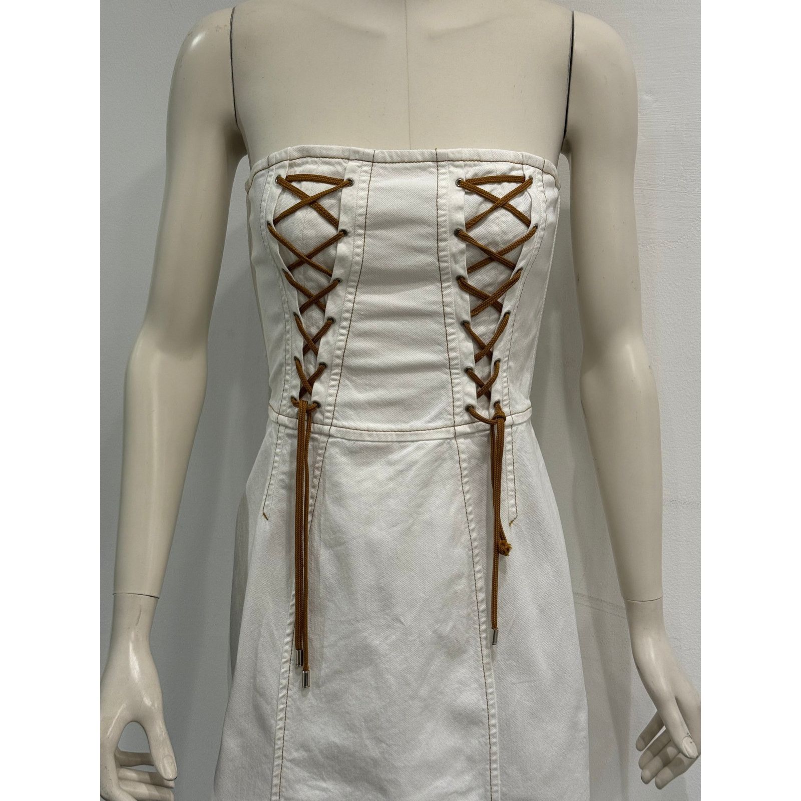 Dolce & Gabbana 2000s Dolce & Gabbana lace-up midi white dress Size M / US 6-8 / IT 42-44 - 3 Thumbnail