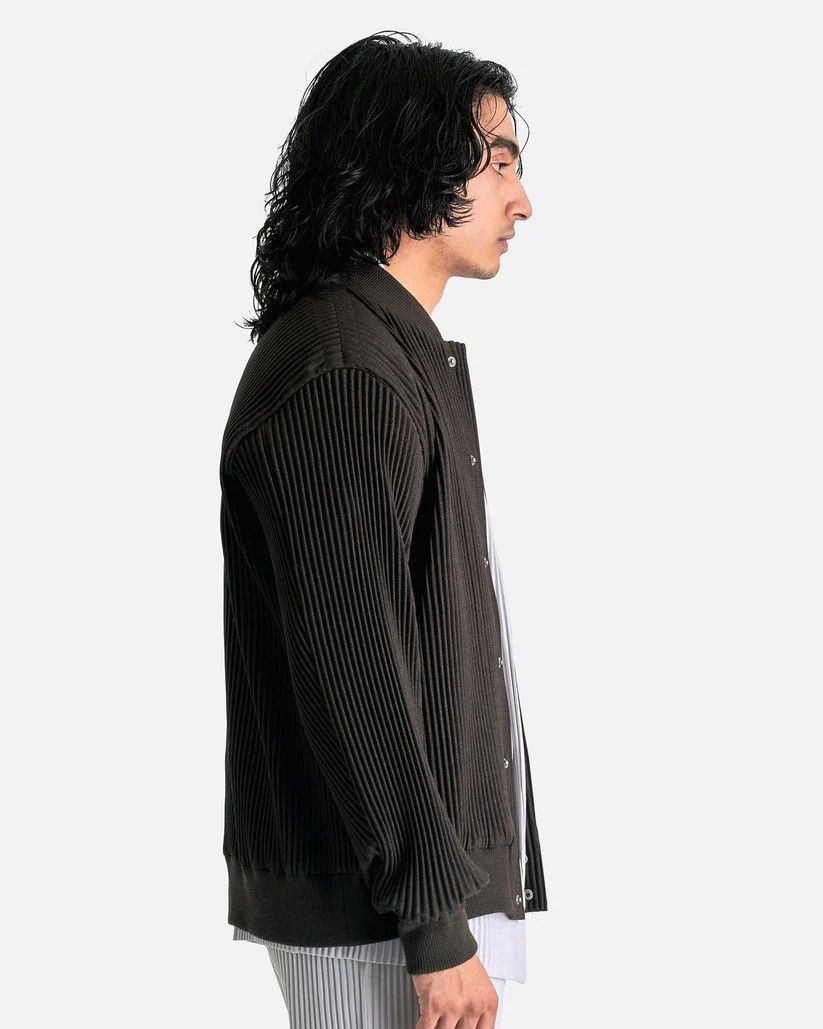 Homme Plisse Issey Miyake o1s1v1r1oon0925 Kersey Pleats Bomber Jacket in Black Size US XL / EU 56 / 4 - 4 Thumbnail