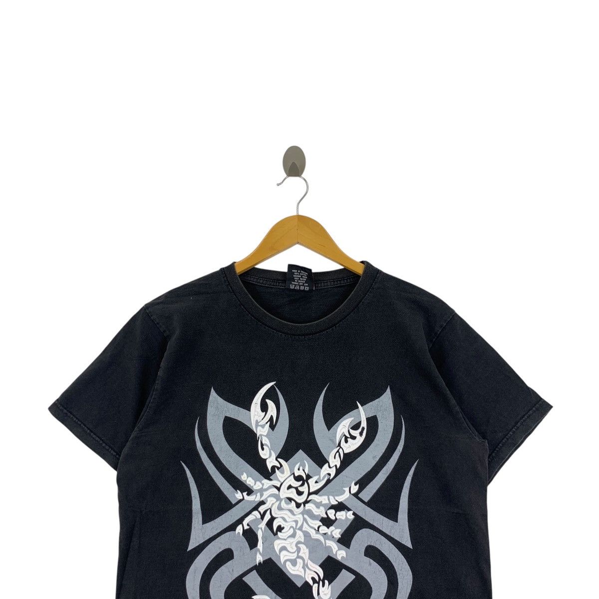 Vintage Vintage IN THE DARK SKATEBOARD Scorpion Artwork Tee Shirt Size L / US 10 / IT 46 - 2 Thumbnail