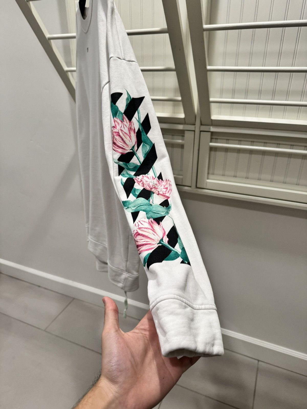 Off-White Off White Diagonal Tulips Crewneck Size XS / US 0-2 / IT 36-38 - 4 Thumbnail