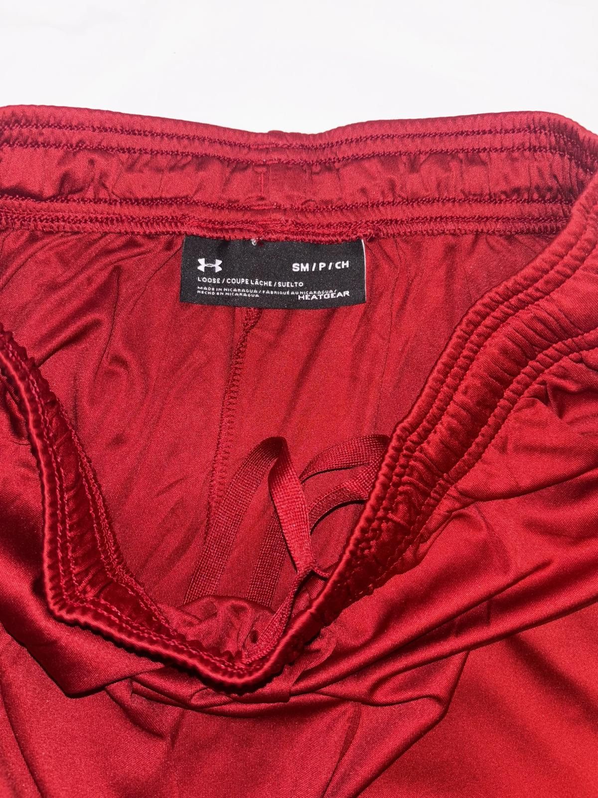 Under Armour Athletic Under Armour Men's Red Loose Fit Athletic Shorts Size US 30 / EU 46 - 3 Thumbnail