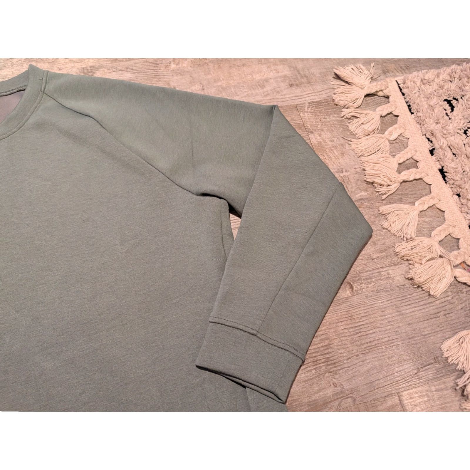 Lululemon Lululemon Men's Engineered Warmth Long Sleeve Crew XL Green Shirt Size US XL / EU 56 / 4 - 3 Thumbnail