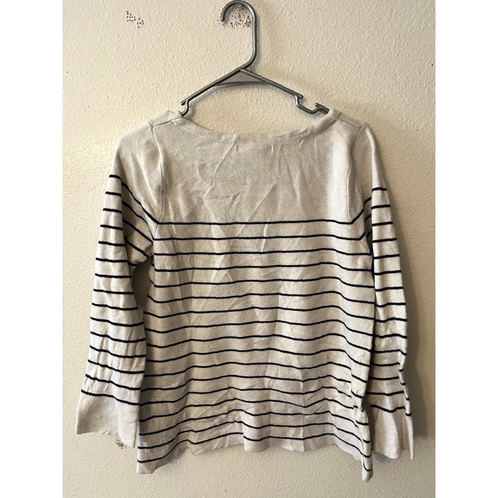 Vintage Tahari Sweater Womens M Knit Striped Raglan Long Sleeve Round Neck Gray Pullover Casual Fall Winter Mens? Size M / US 6-8 / IT 42-44 - 3 Thumbnail