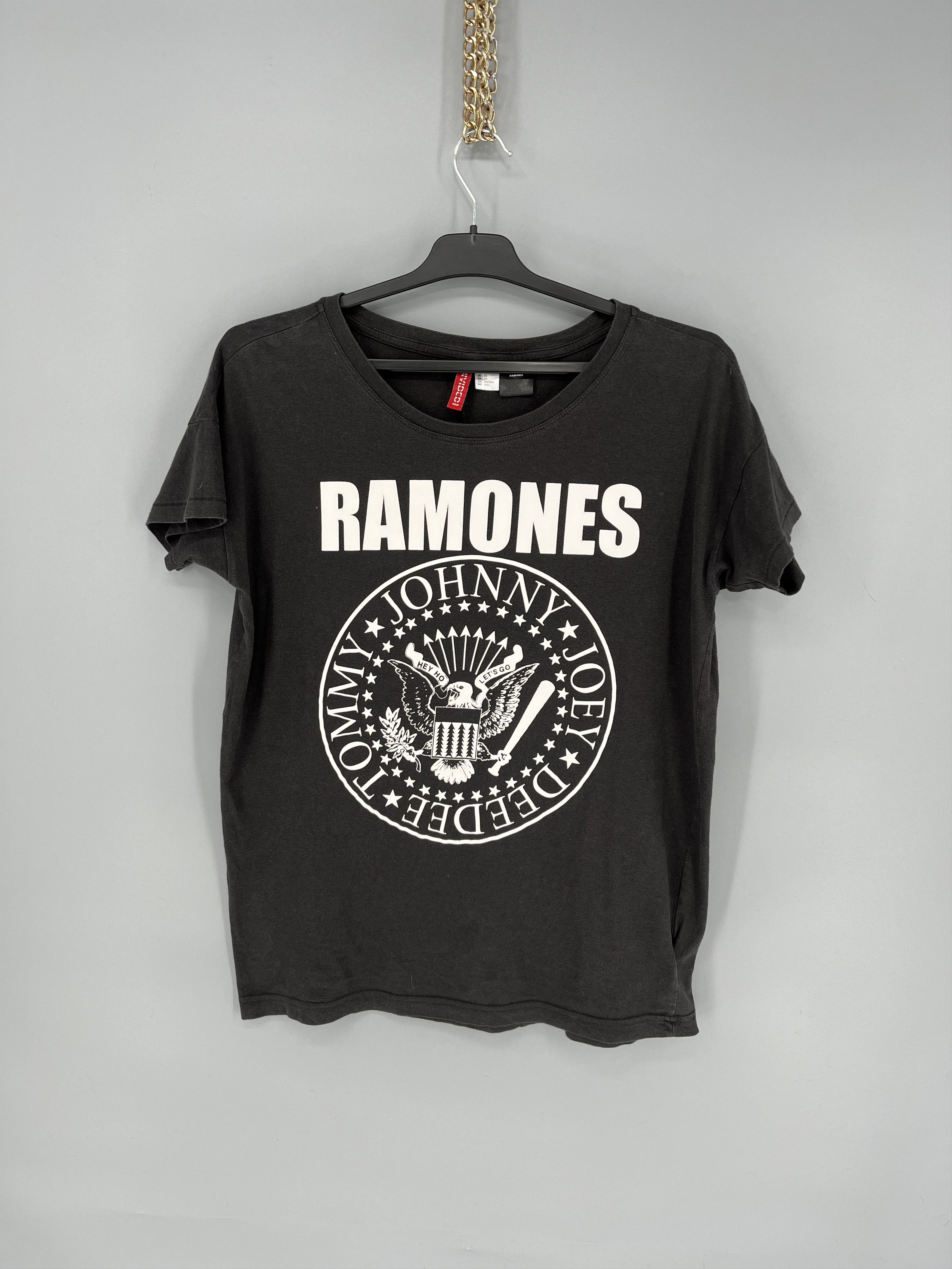 Band Tees Vintage Ramones "Johnny Joe Deed Tommy" Graphic Oversize Size XS / US 0-2 / IT 36-38 - 1 Thumbnail