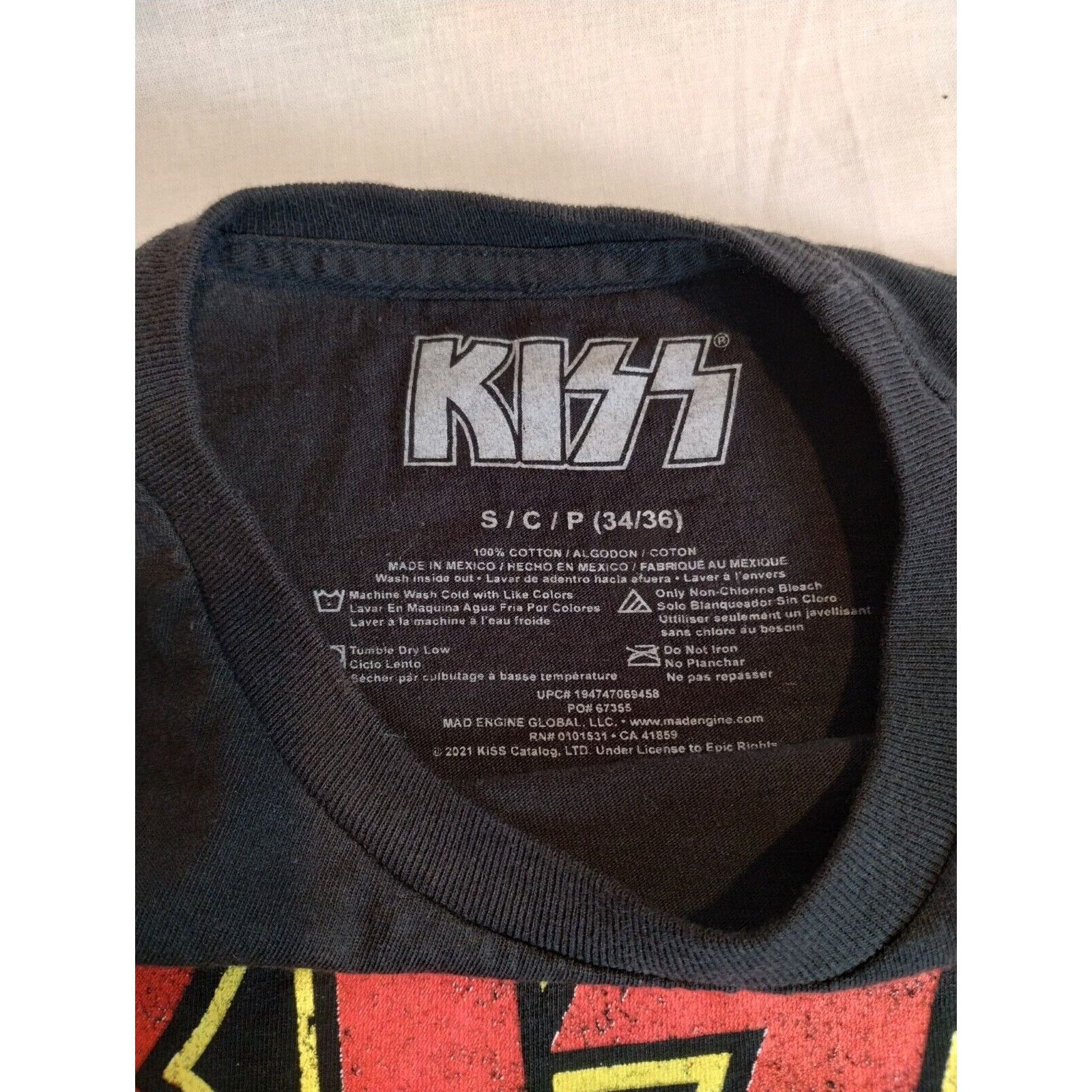 KISS Kiss Classic World Tour '77 Rock T-Shirt Mens S (34/36) Size US S / EU 44-46 / 1 - 3 Thumbnail