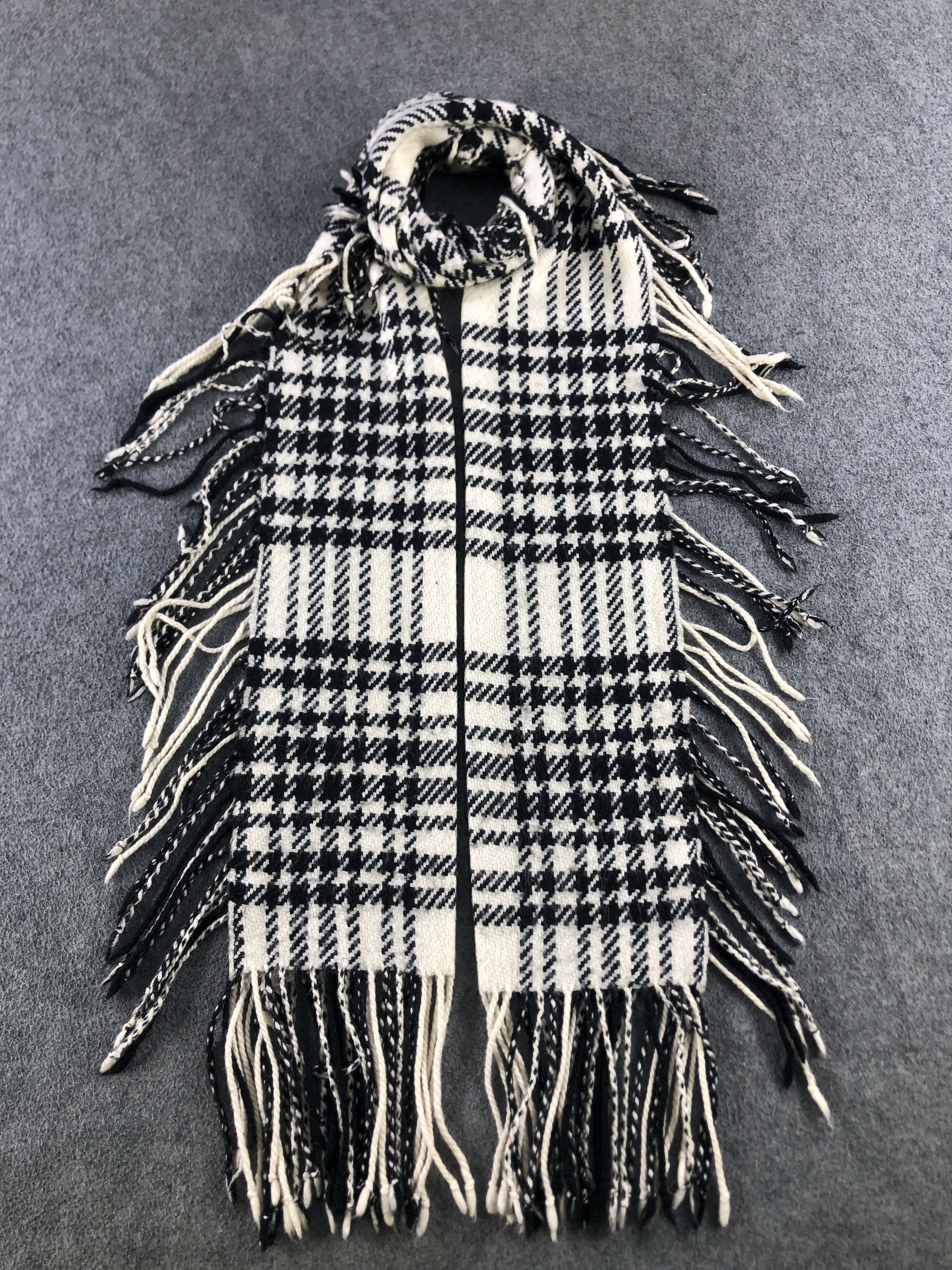 Banana Republic Banana Republic Houndstooth Scarf / Muffler / Neckwear P793 Size ONE SIZE - 7 Thumbnail