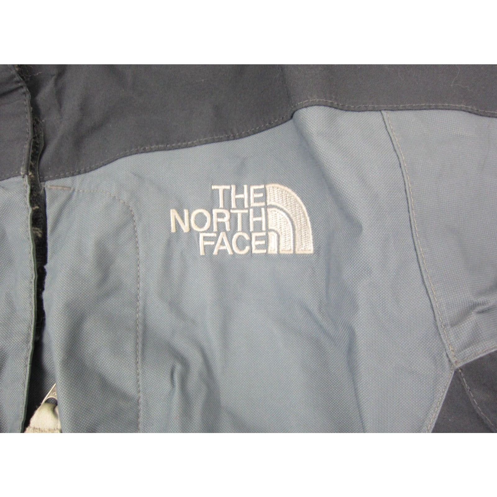The North Face VINTAGE The North Face Jacket Womens Medium Gray Zip Up Windbreaker Hyvent 90s Retro All Seasons Full Zip Lightweight Regular Size M Womens Size M / US 6-8 / IT 42-44 - 3 Thumbnail