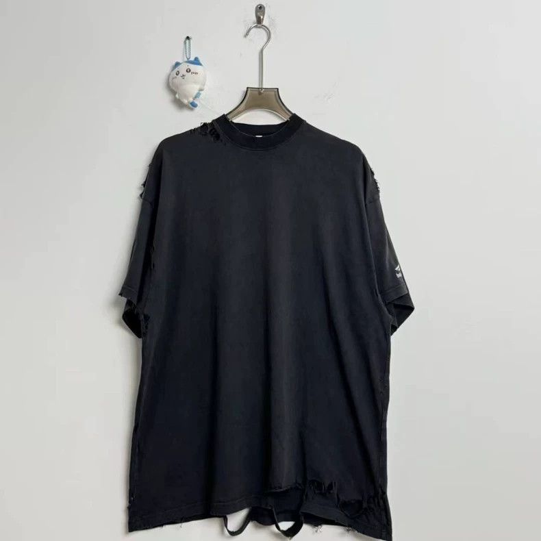 Balenciaga Balenciaga 3 B embroidered logo destruction calendar desig Size US M / EU 48-50 / 2 - 2 Thumbnail