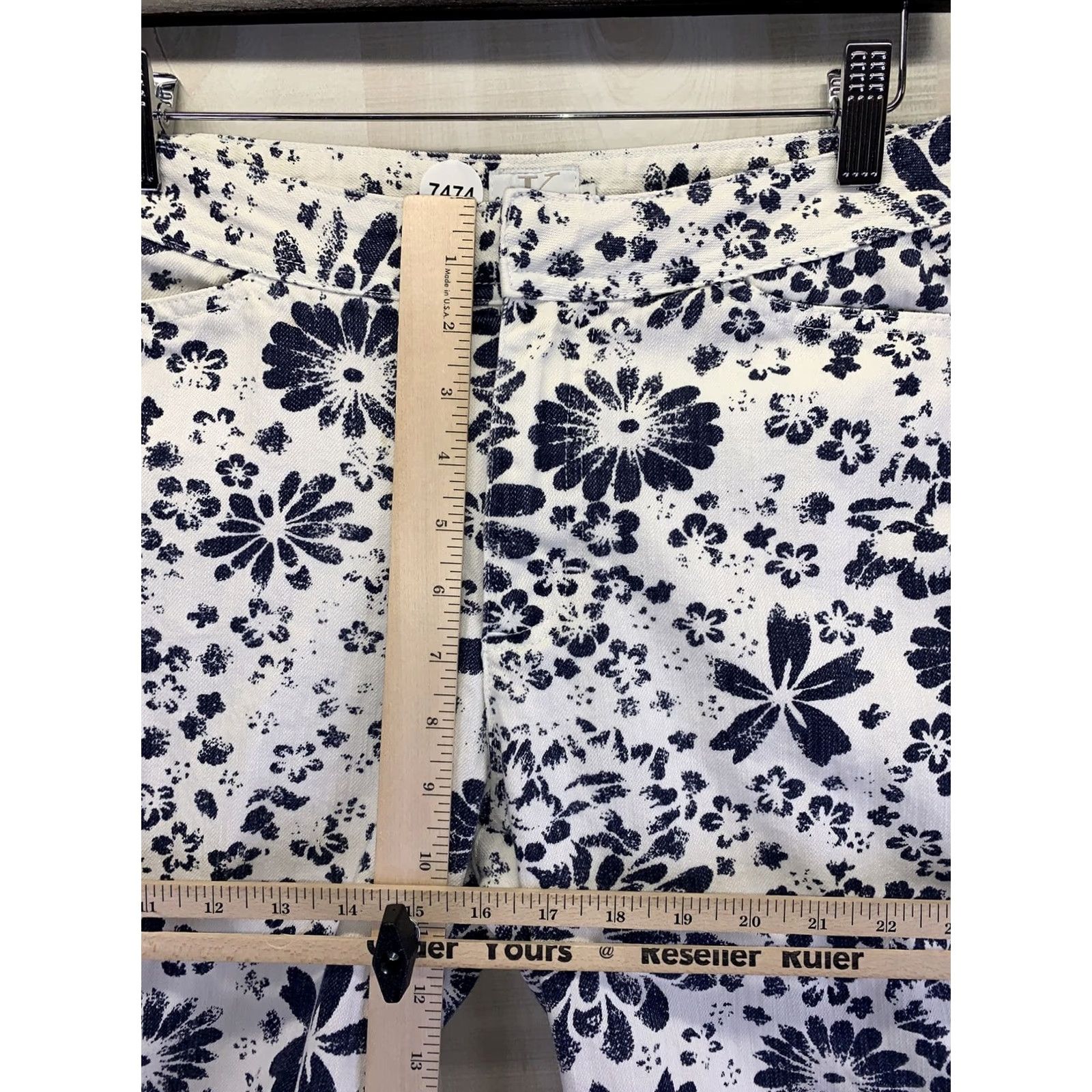 Calvin Klein Calvin Klein Womens Capri Crop Jeans Denim Blue White Floral Print Size 6 Cotton Denim Capris 7474 Ladies Size 28" / US 6 / IT 42 - 3 Thumbnail
