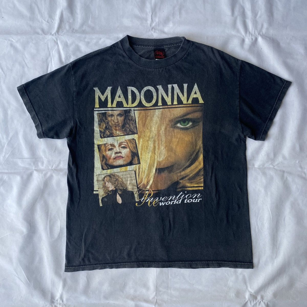 Madonna - the Material hotsell Girl - Re-Invention World Tour 2004 - MSG - XL T-shirt