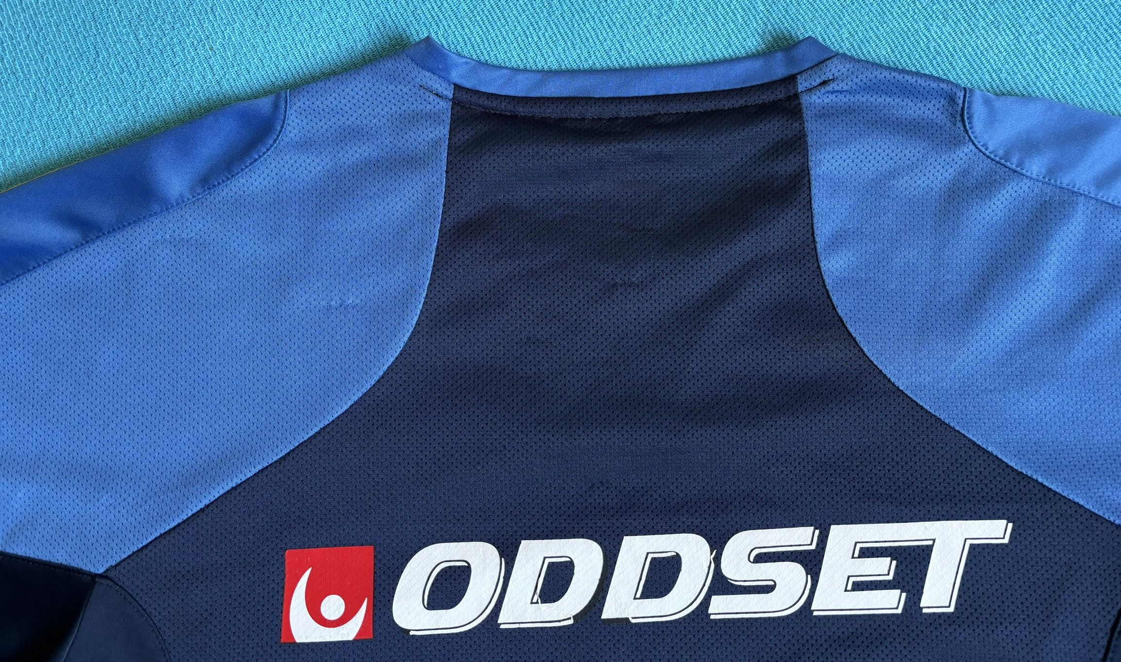 Umbro Sweden 2008 Umbro Oddset Training Jersey size. L Size US L / EU 52-54 / 3 - 17 Thumbnail