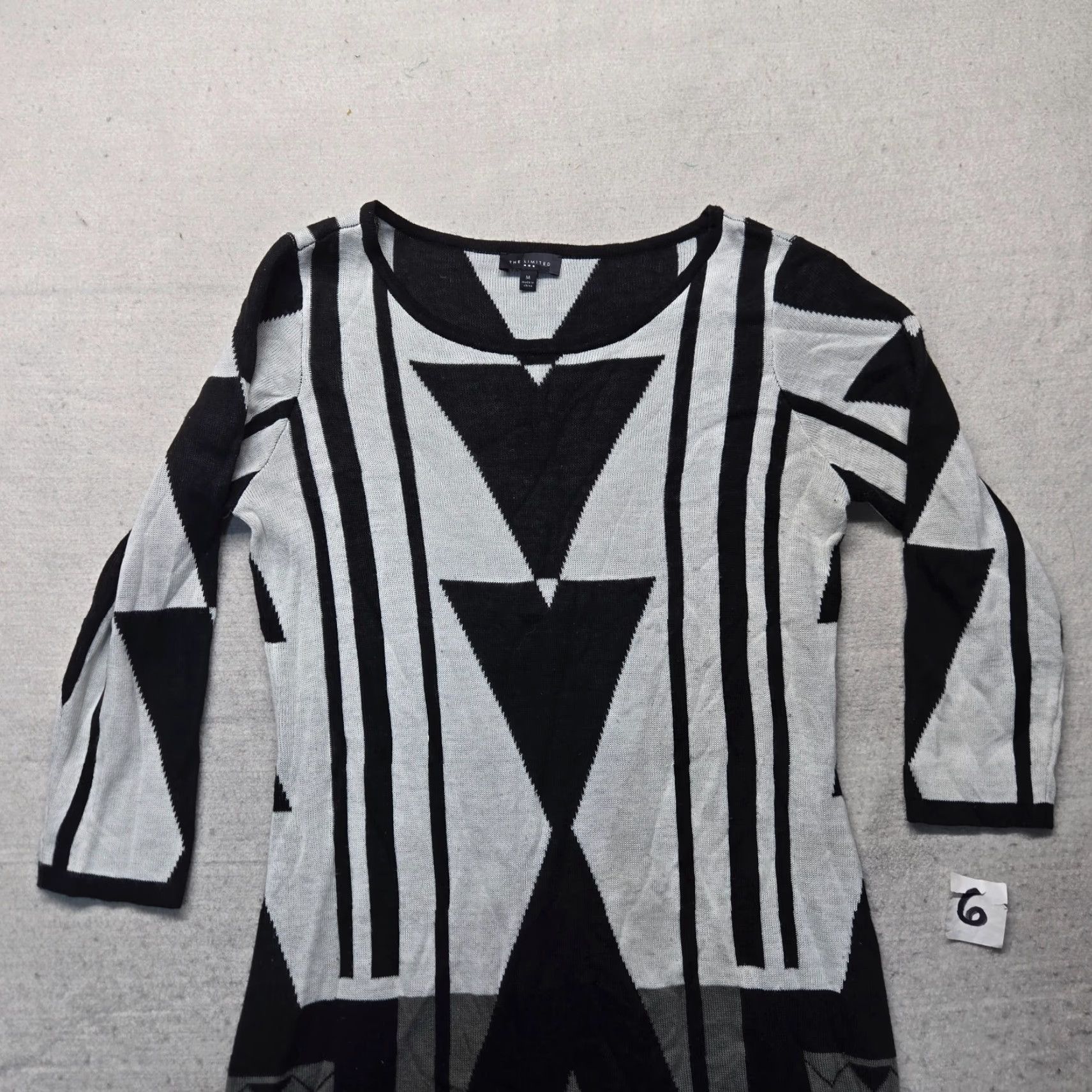 Vintage VINTAGE The Limited Black White Aztec Long Sleeve Casual Sweater Dress Women's M Medium Size M / US 6-8 / IT 42-44 - 2 Thumbnail