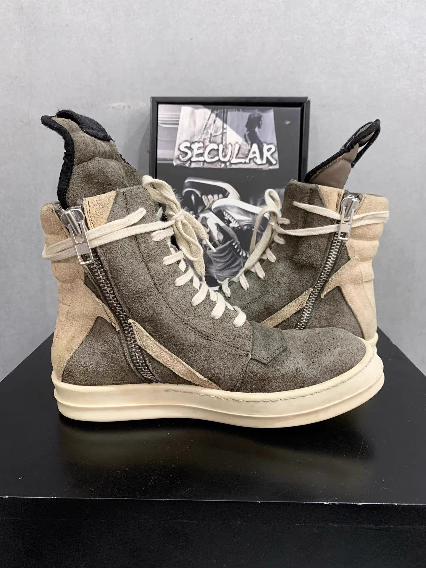 Rick Owens Rick Owens Grey Suede Inverted Triangle Shoes K34 Size US 7.5 / IT 37.5 - 5 Thumbnail