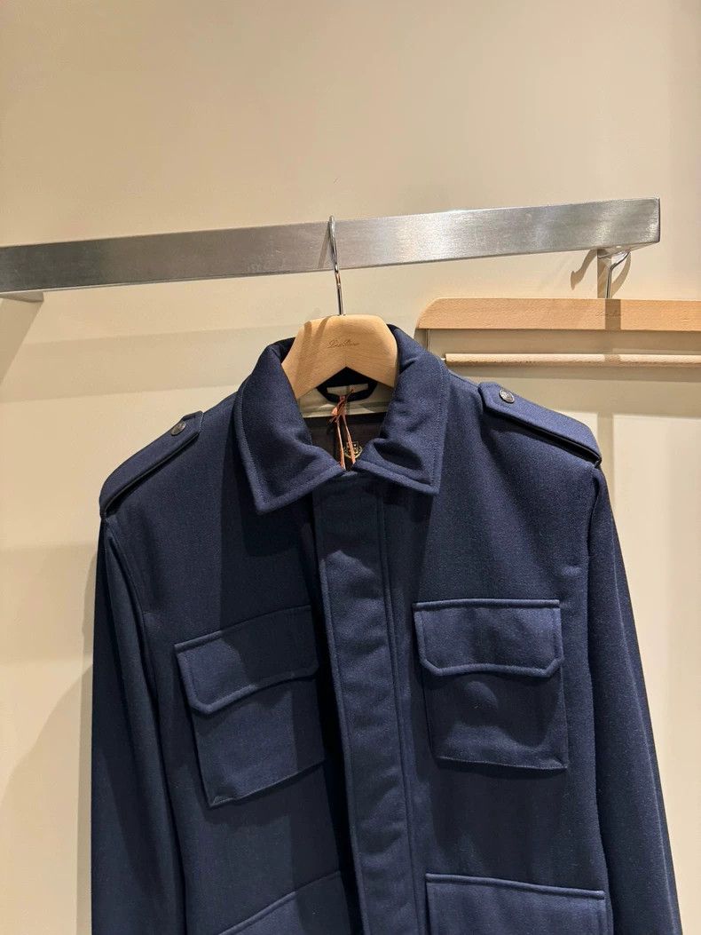 Loro Piana LORO PIANA The classic men's turned-down collar traveler j Size US M / EU 48-50 / 2 - 2 Thumbnail