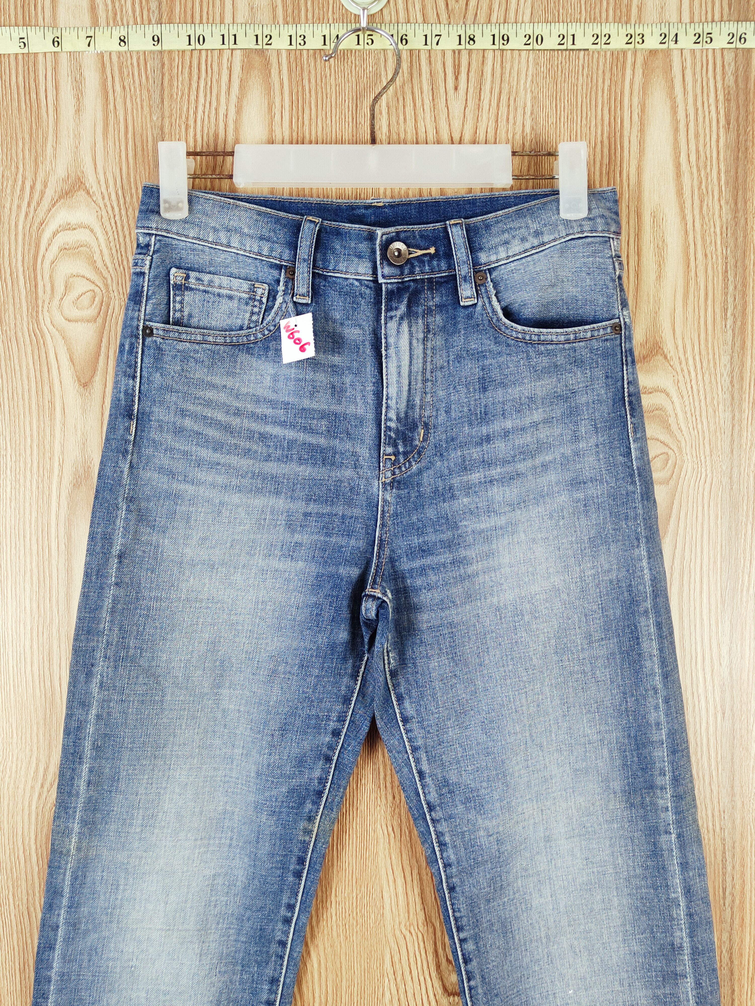 Japanese Brand Uniqlo Blue Distressed Ripped Jeans #W606 Size US 26 / EU 42 - 2 Thumbnail