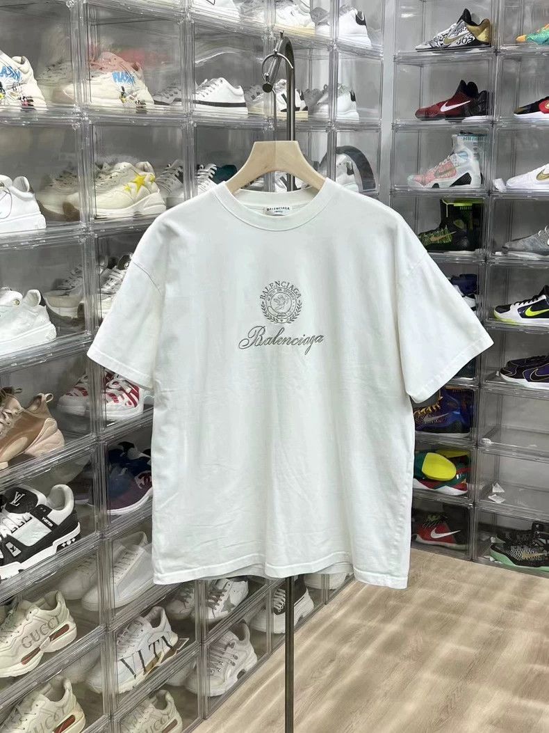 Balenciaga Balenciaga Embroidered Logo Short Sleeve Tee - dmc Size US L / EU 52-54 / 3 - 1 Thumbnail