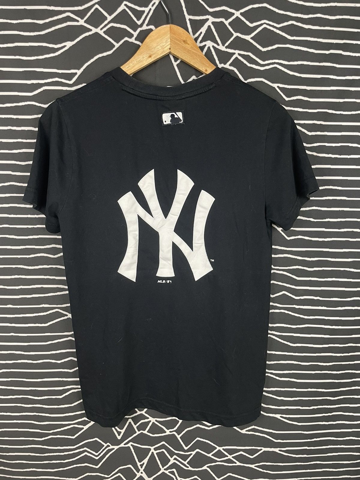 MLB × New York Yankees MLB New York Backhit Tshirt Size US M / EU 48-50 / 2 - 1 Thumbnail