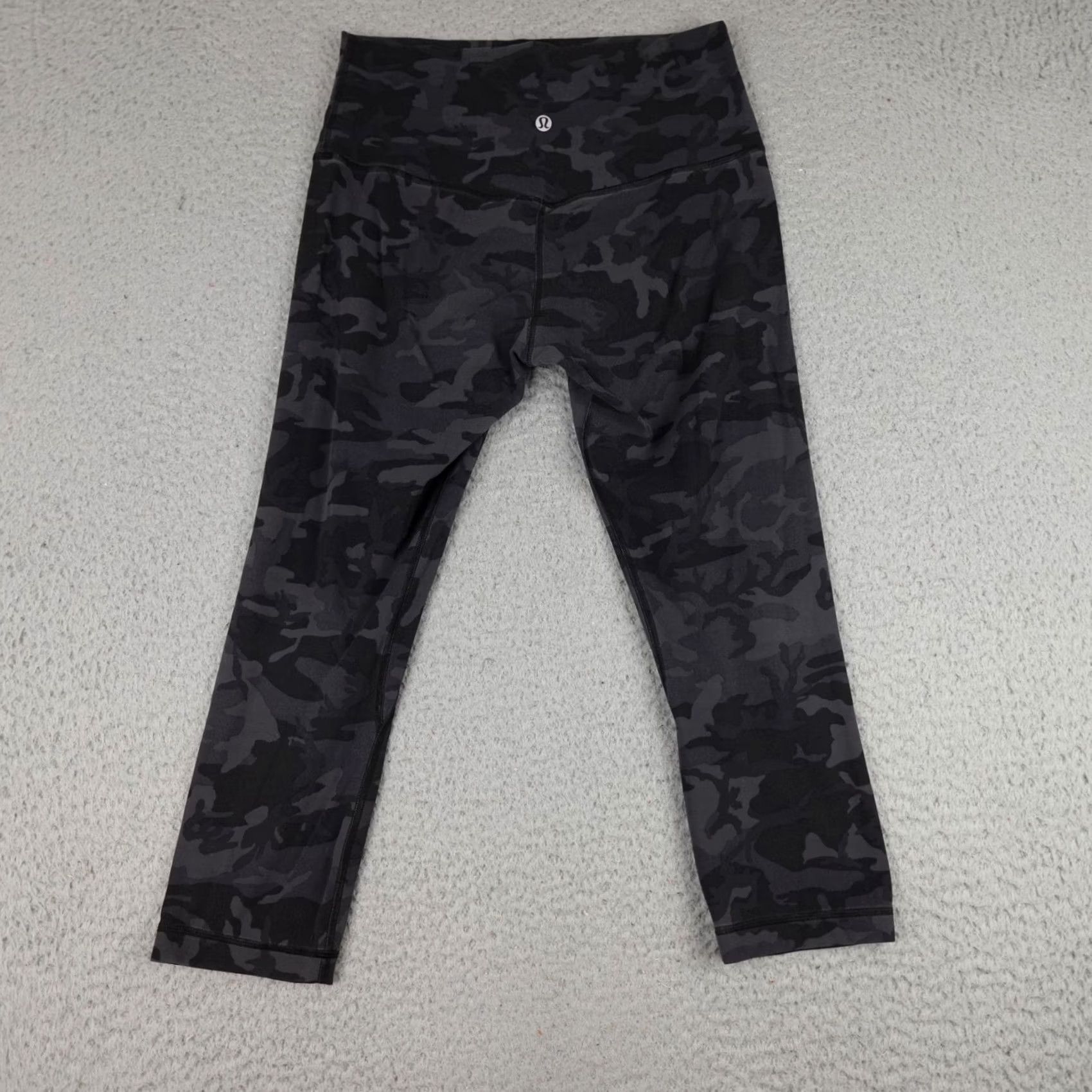 Lululemon Lululemon Leggings Womens 2 Black Camo Capri High Rise Athleisure Gym Yoga Size 26" / US 2 / IT 38 - 2 Thumbnail